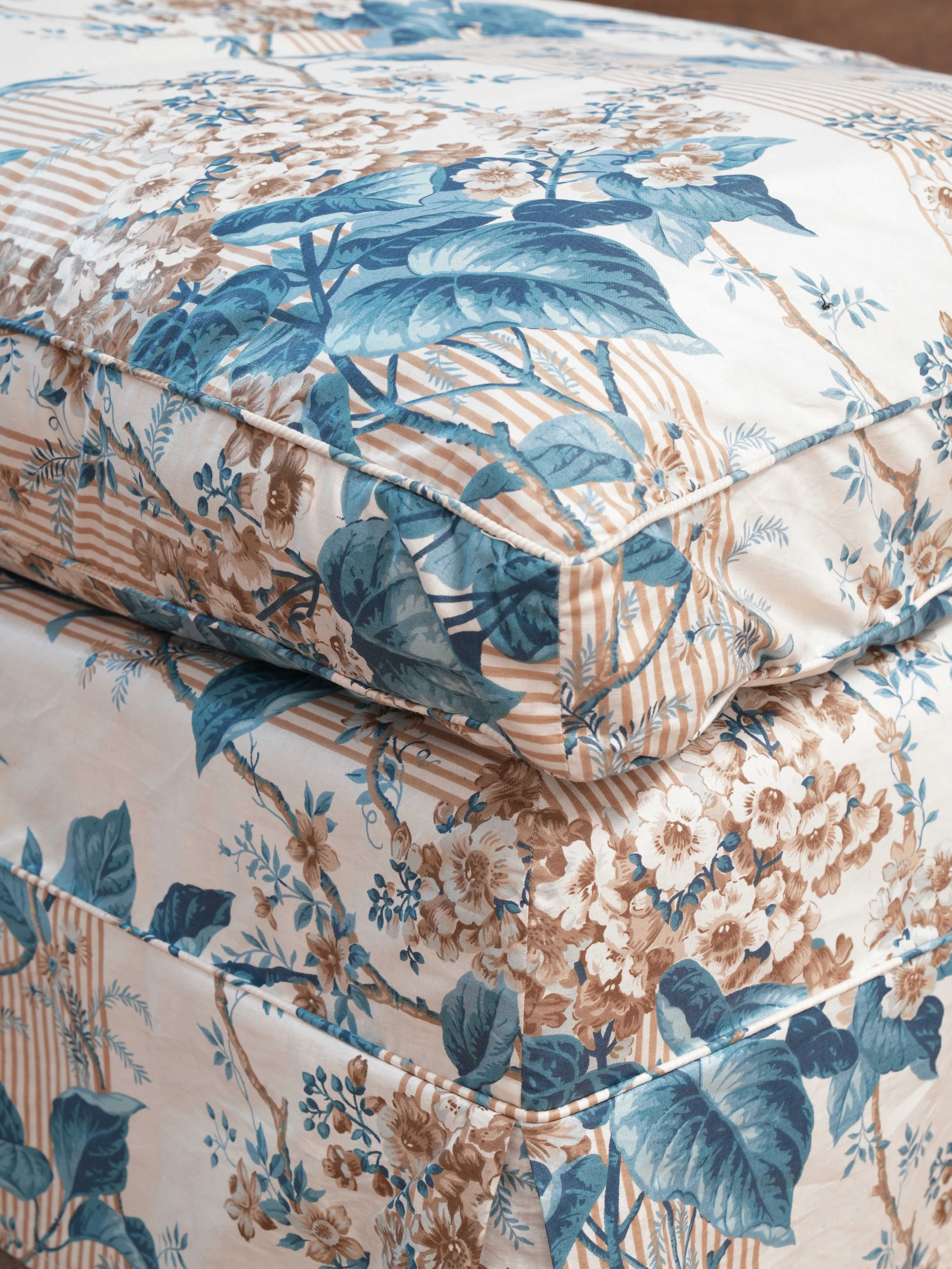 A Howard & Sons Day Bed - Image 33
