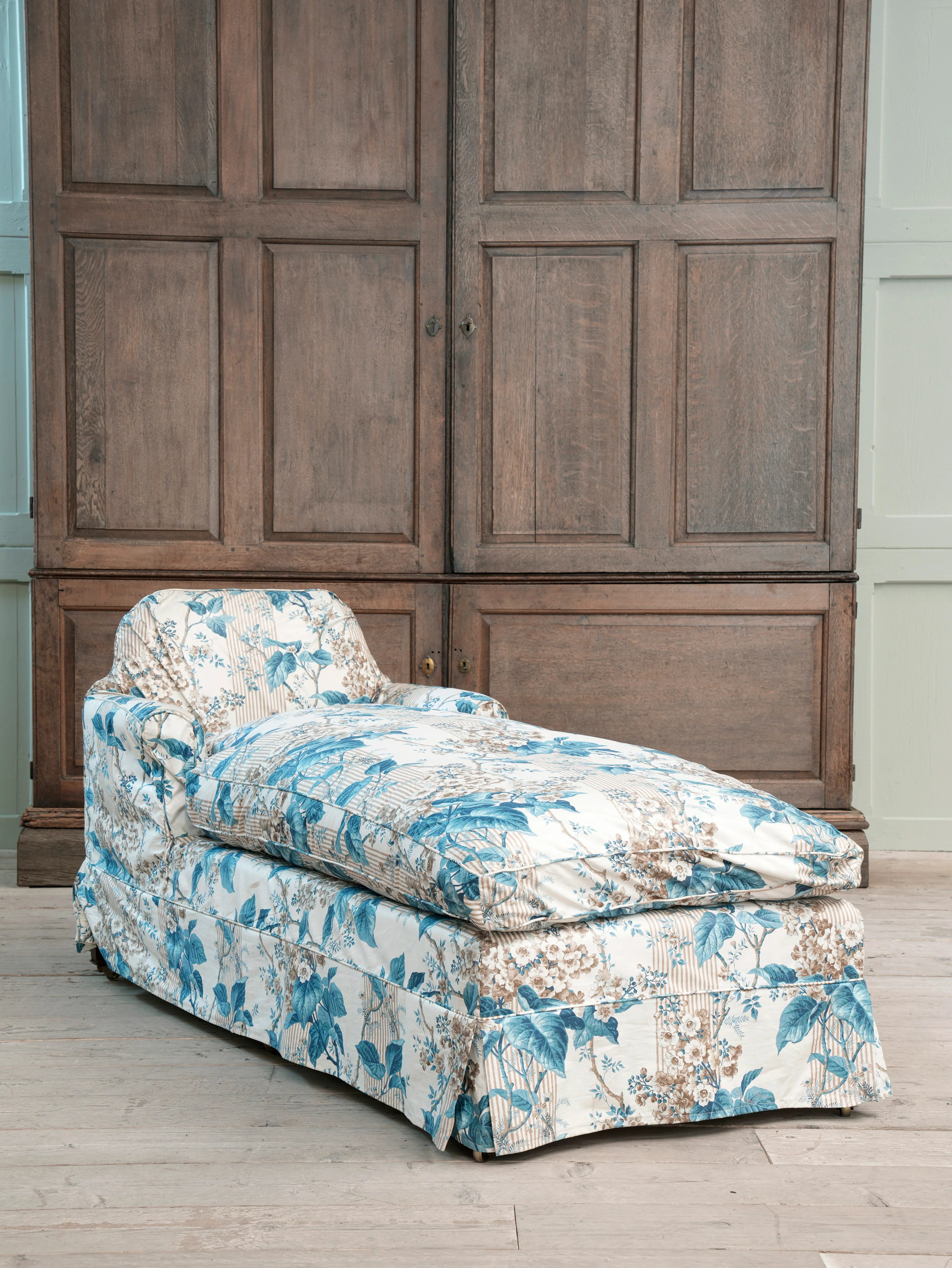 A Howard & Sons Day Bed - Image 4
