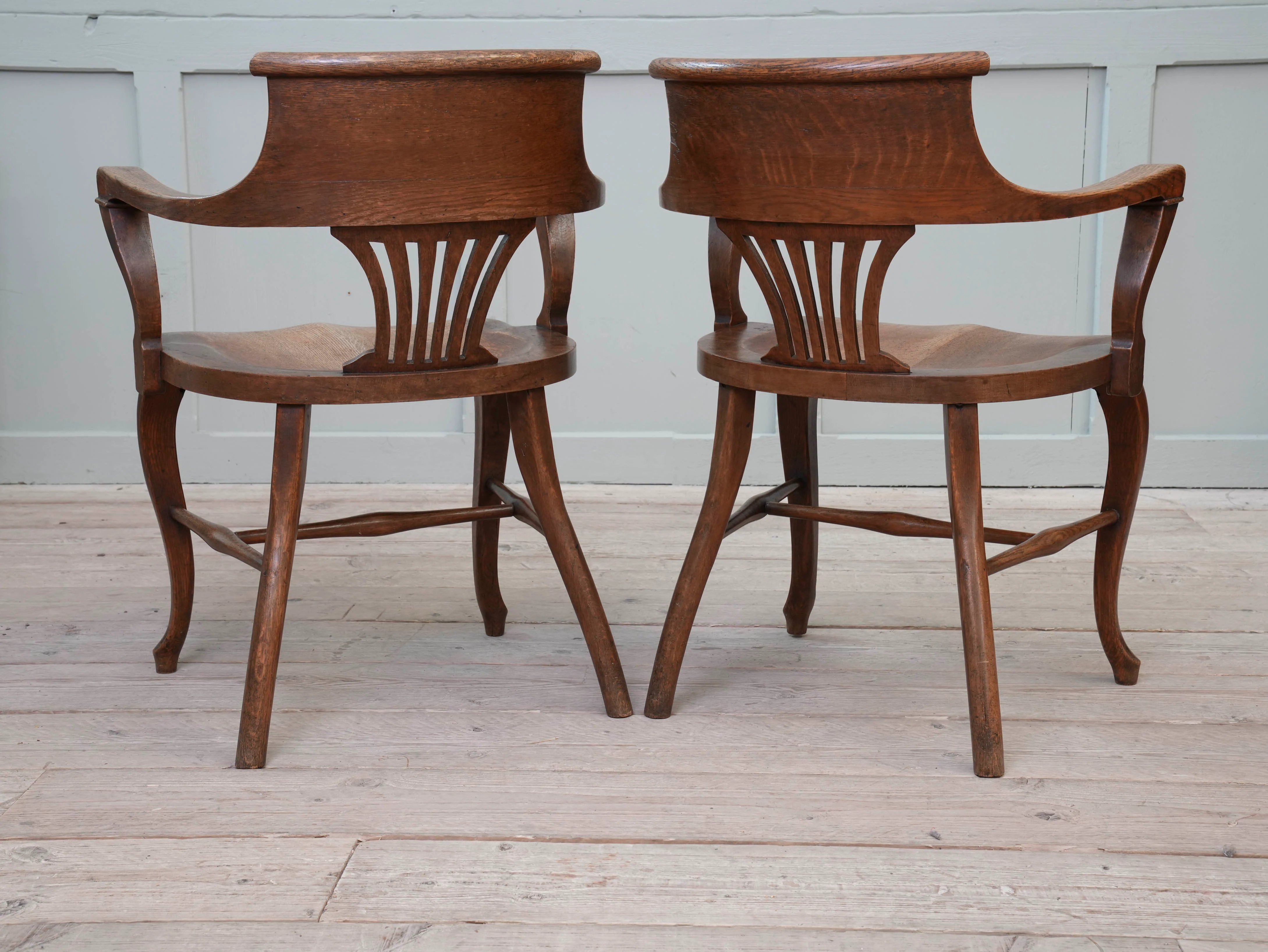 A Pair of 1920s Oak Desk Chairs - Image 16