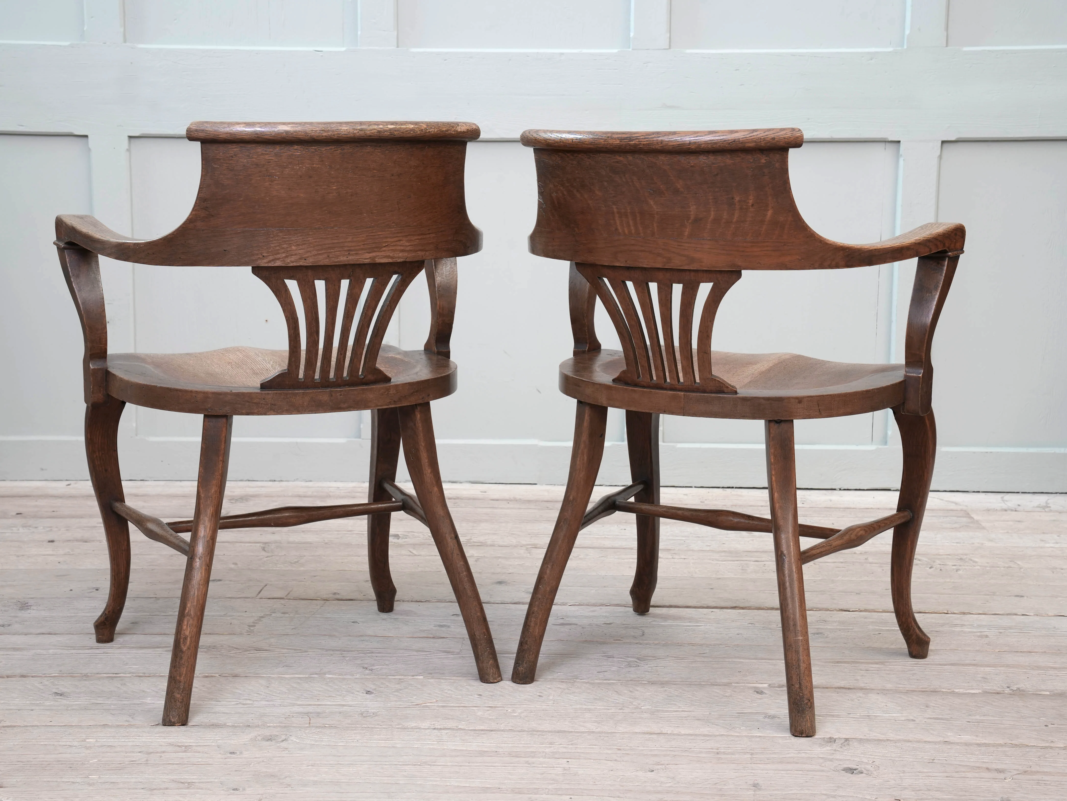 A Pair of 1920s Oak Desk Chairs - Image 17
