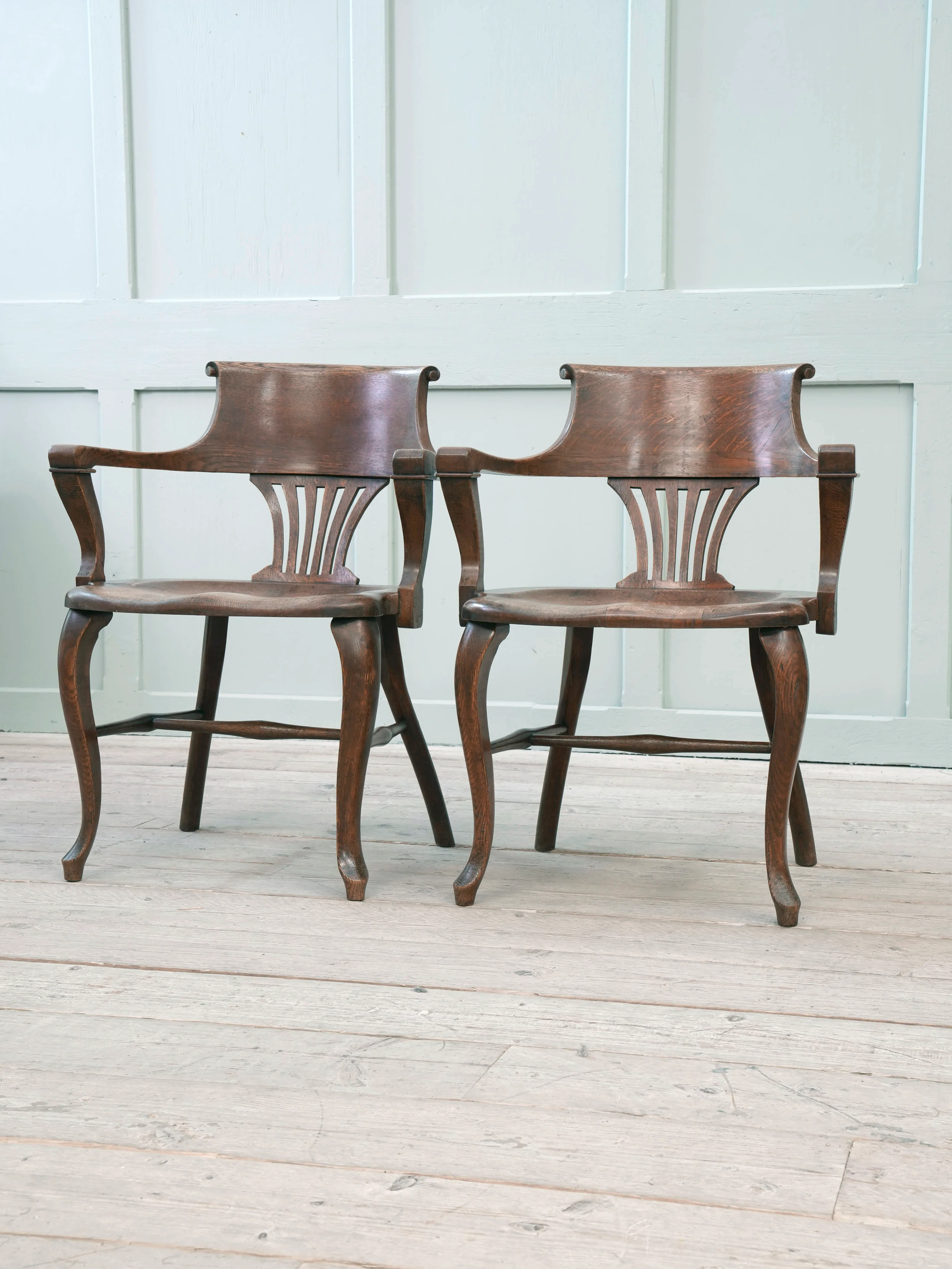 A Pair of 1920s Oak Desk Chairs - Image 7