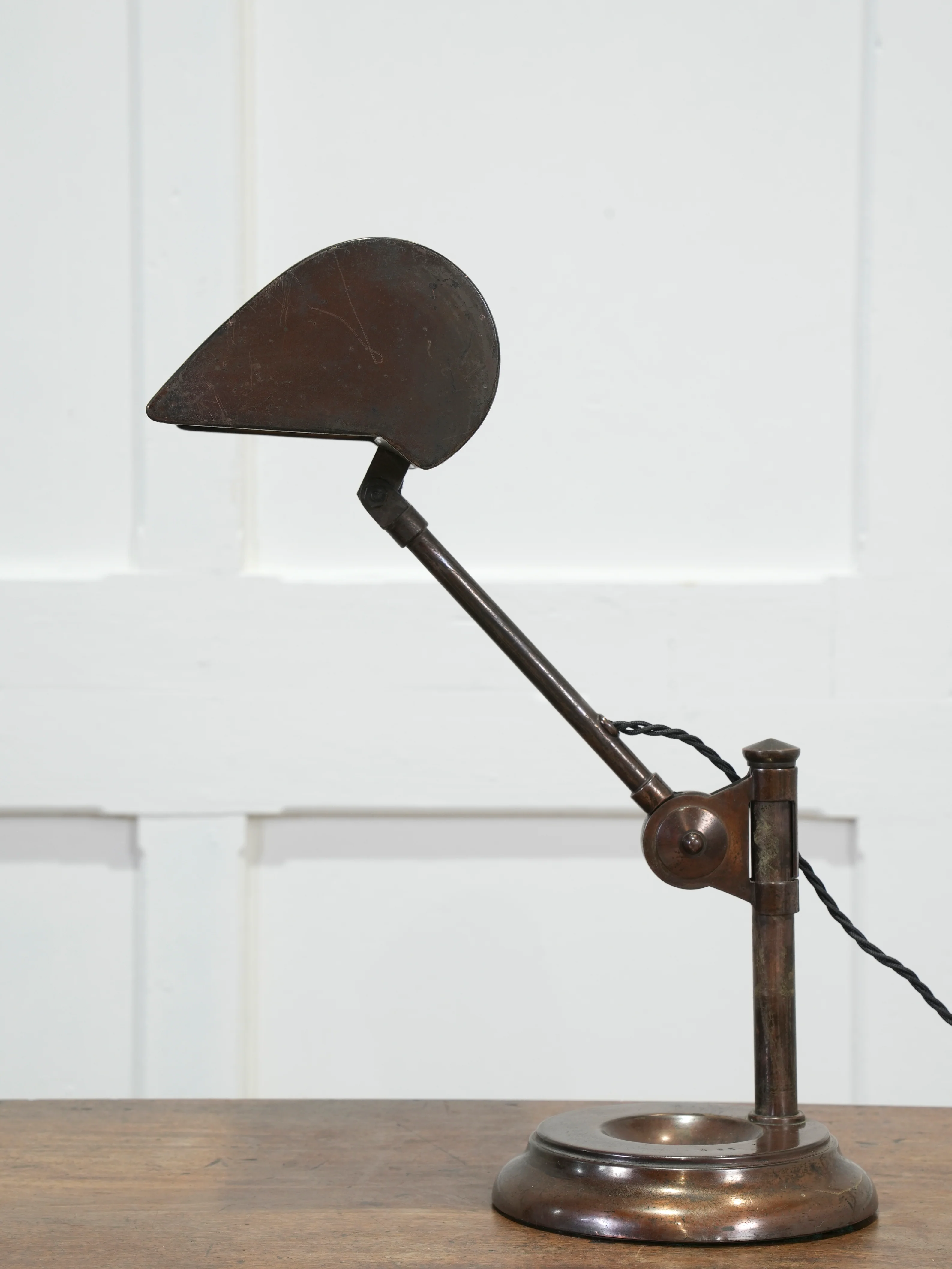 A 1930's Brass Bankers Lamp - Image 5
