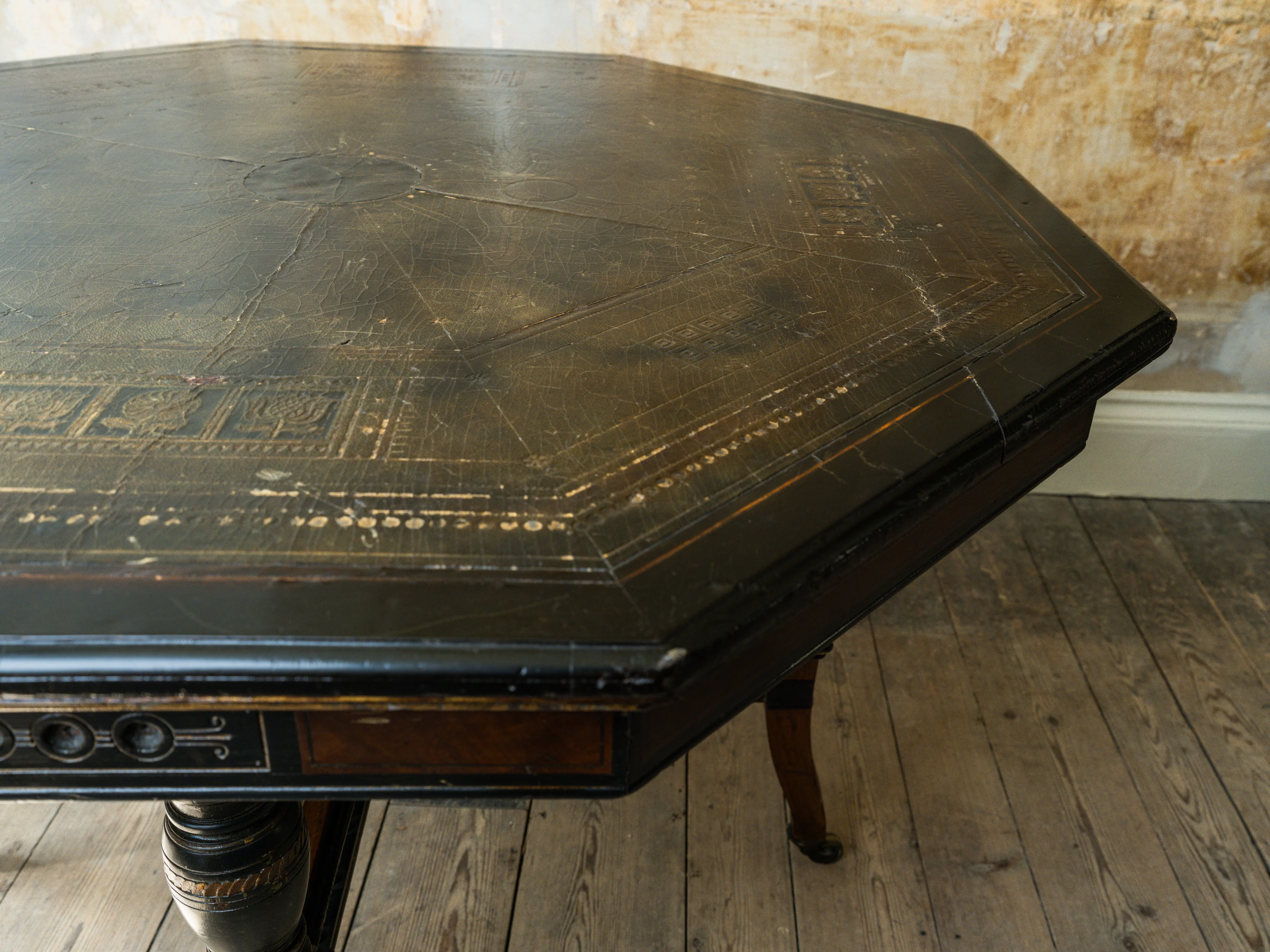 A 19th Century Aesthetic Movement Centre Table - Image 5