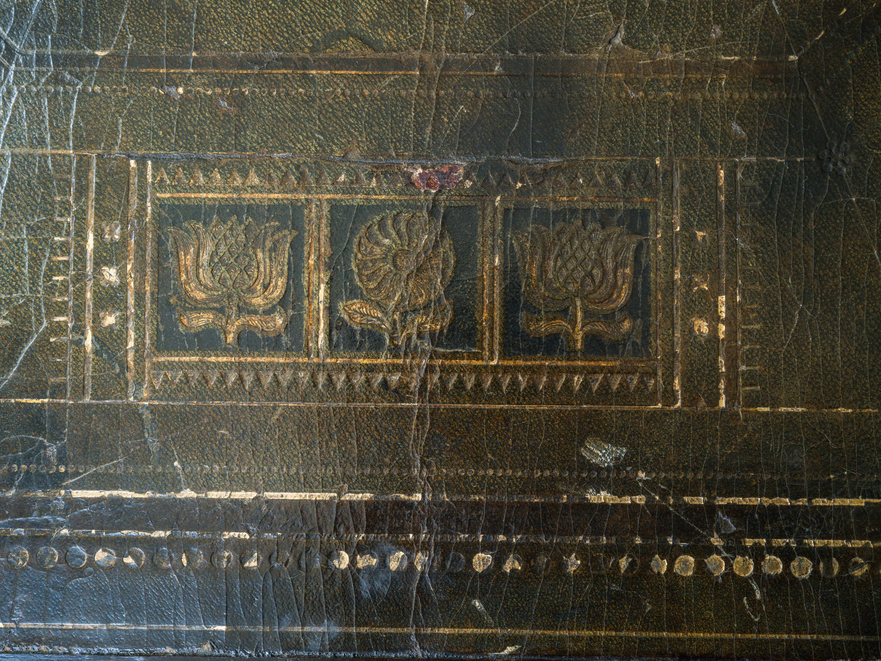 A 19th Century Aesthetic Movement Centre Table - Image 6