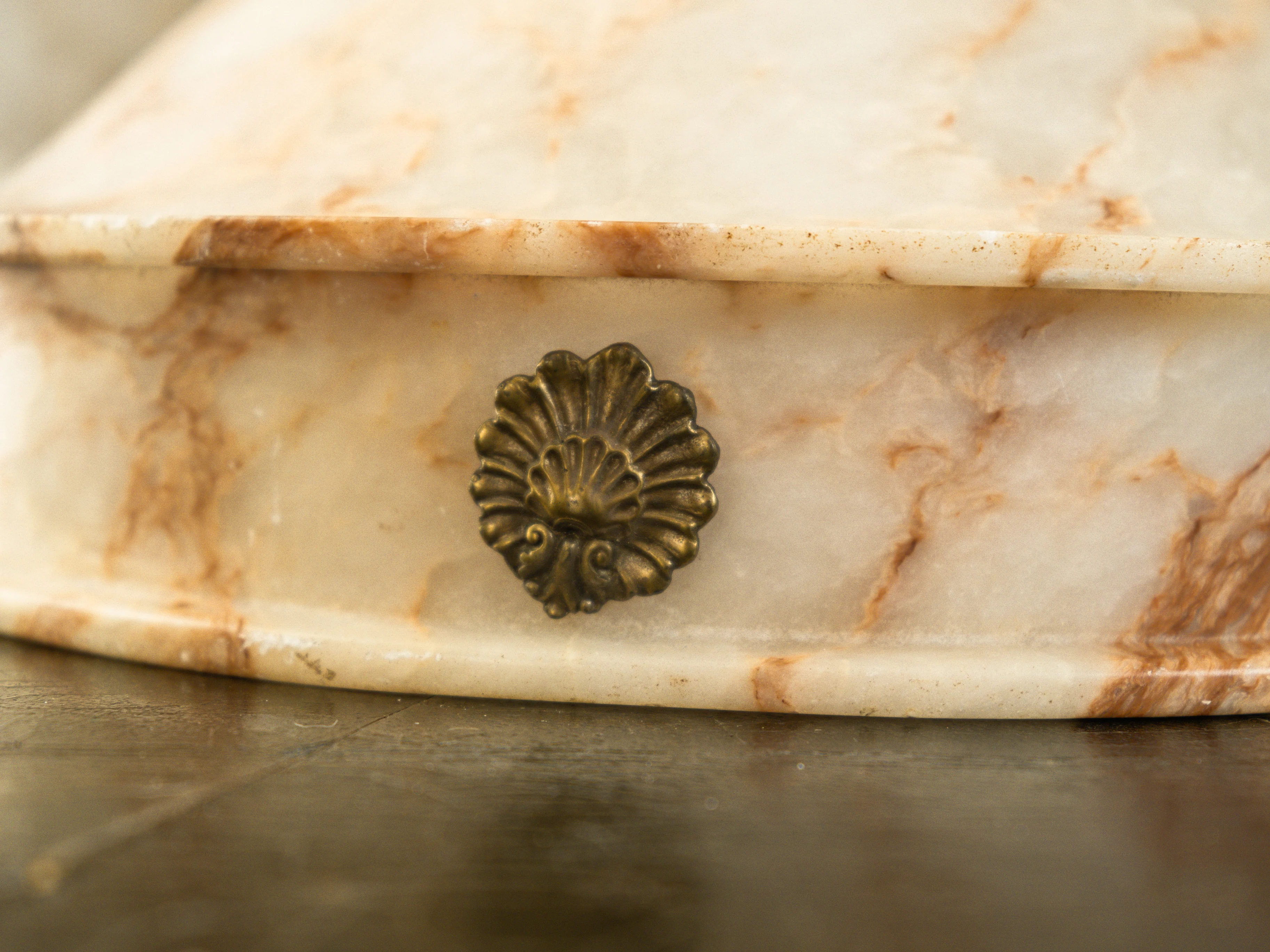 An Early 20th Century Alabaster Dish Light - Image 14
