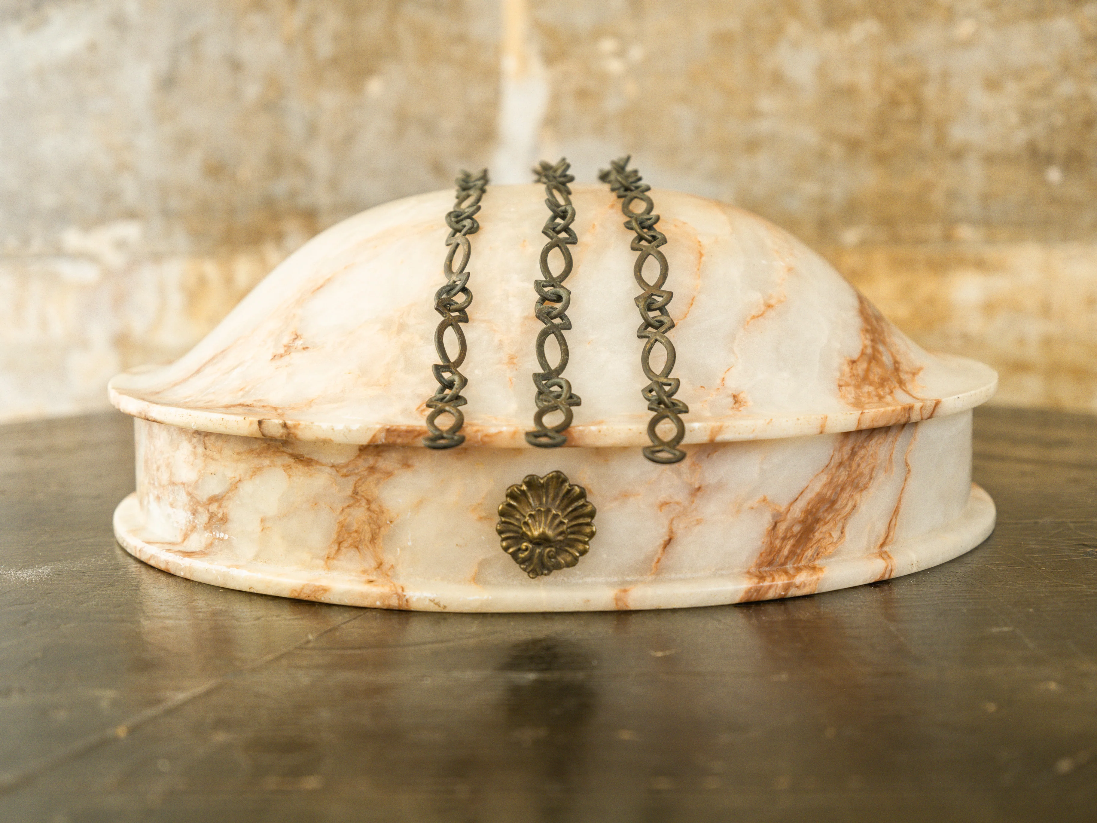 An Early 20th Century Alabaster Dish Light - Image 17