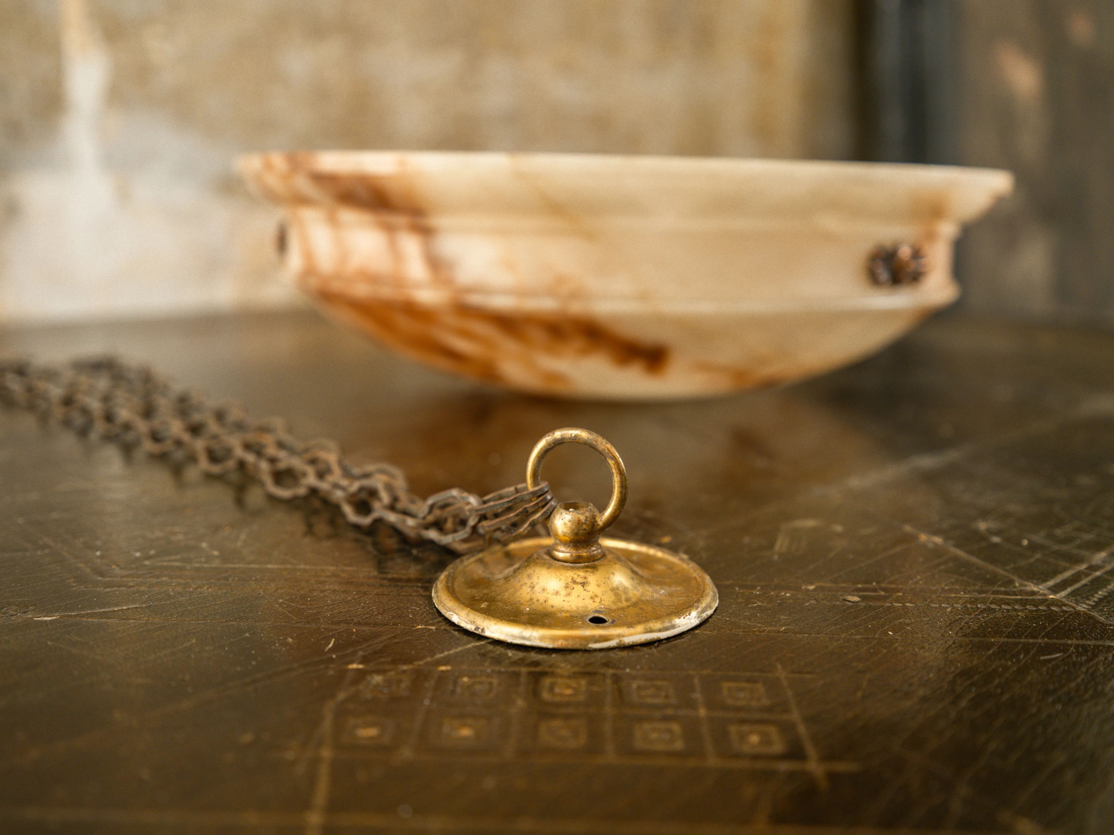 An Alabaster Dish Light - Image 12