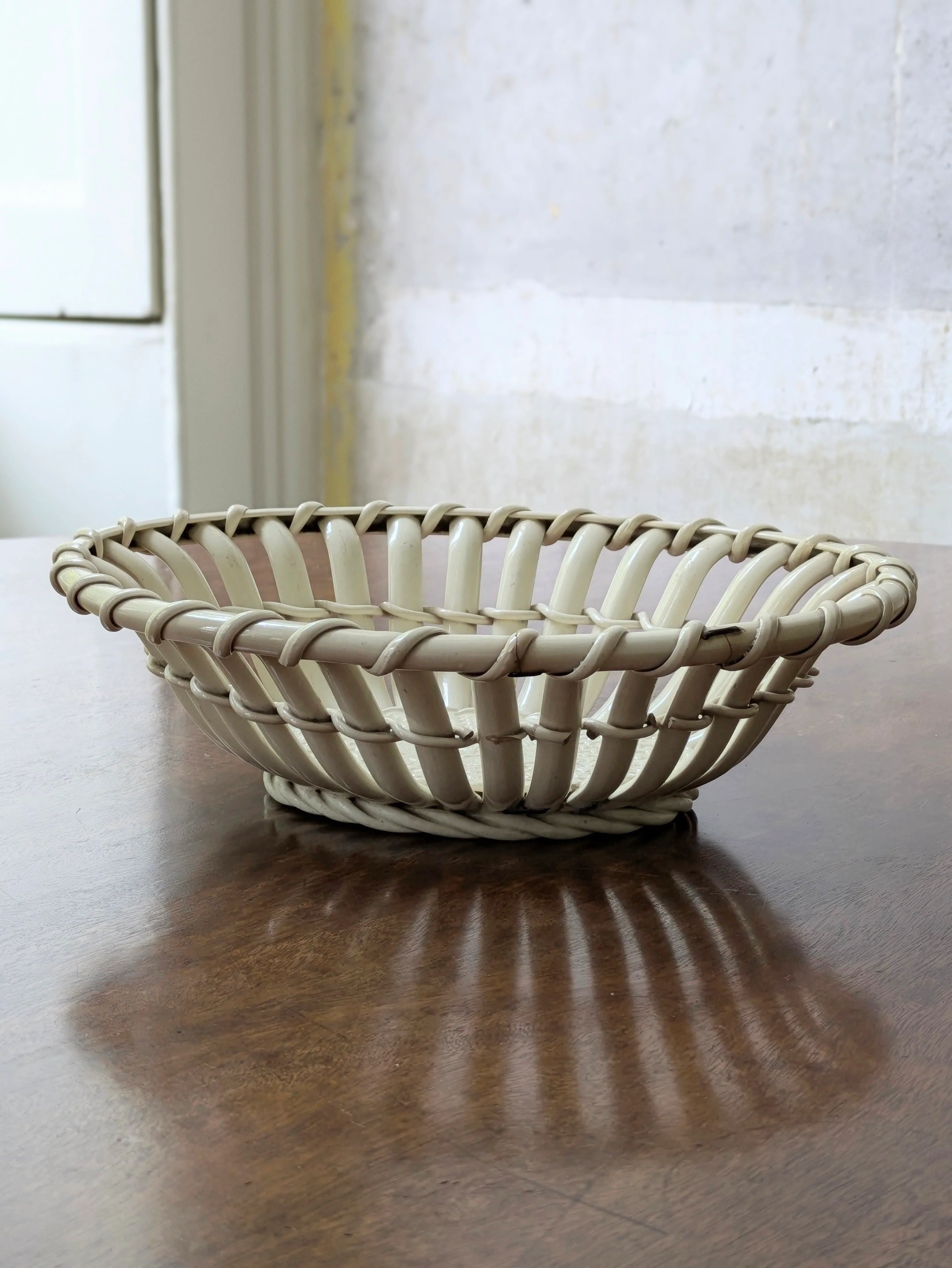 An 18th Century Wedgwood Creamware Lattice Basket - Image 5
