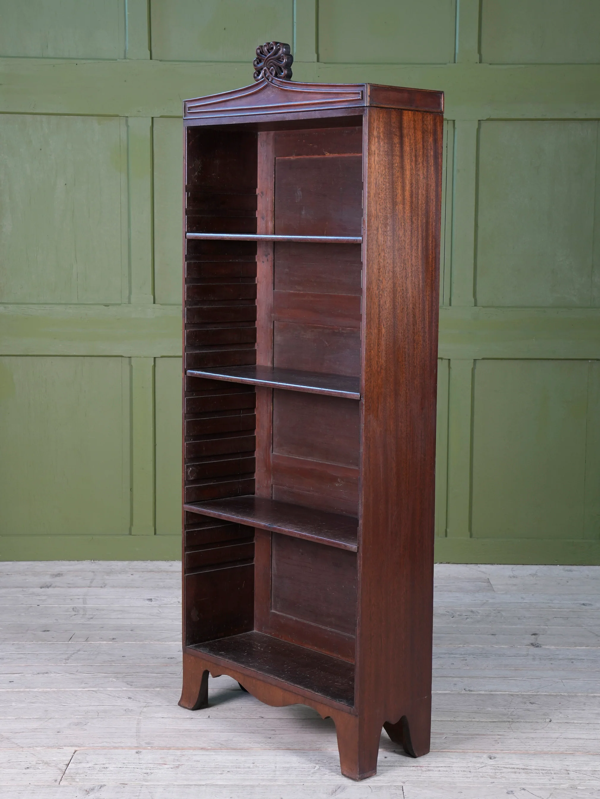 A Late Regency Mahogany Bookcase - Image 2