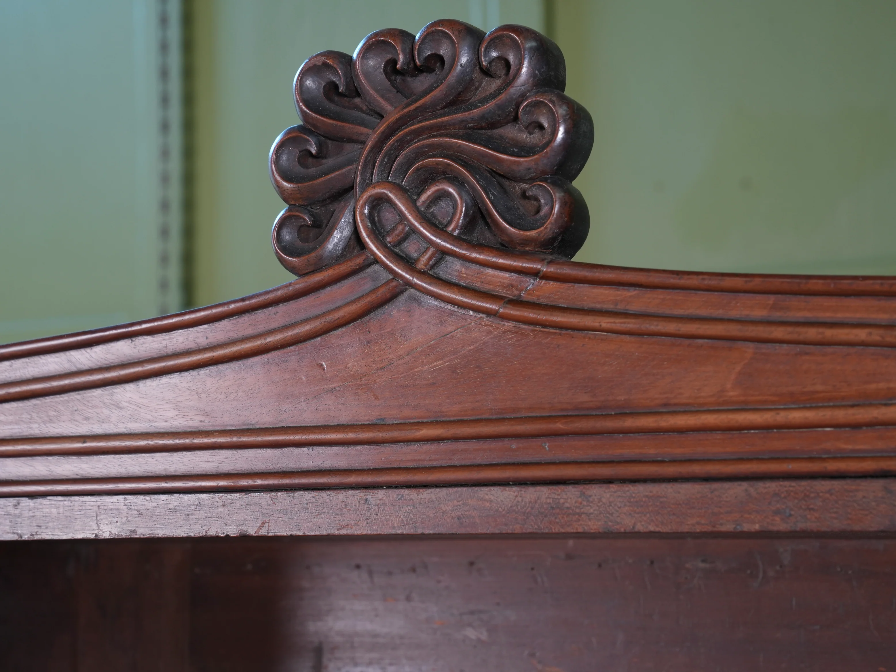 A Late Regency Mahogany Bookcase - Image 8