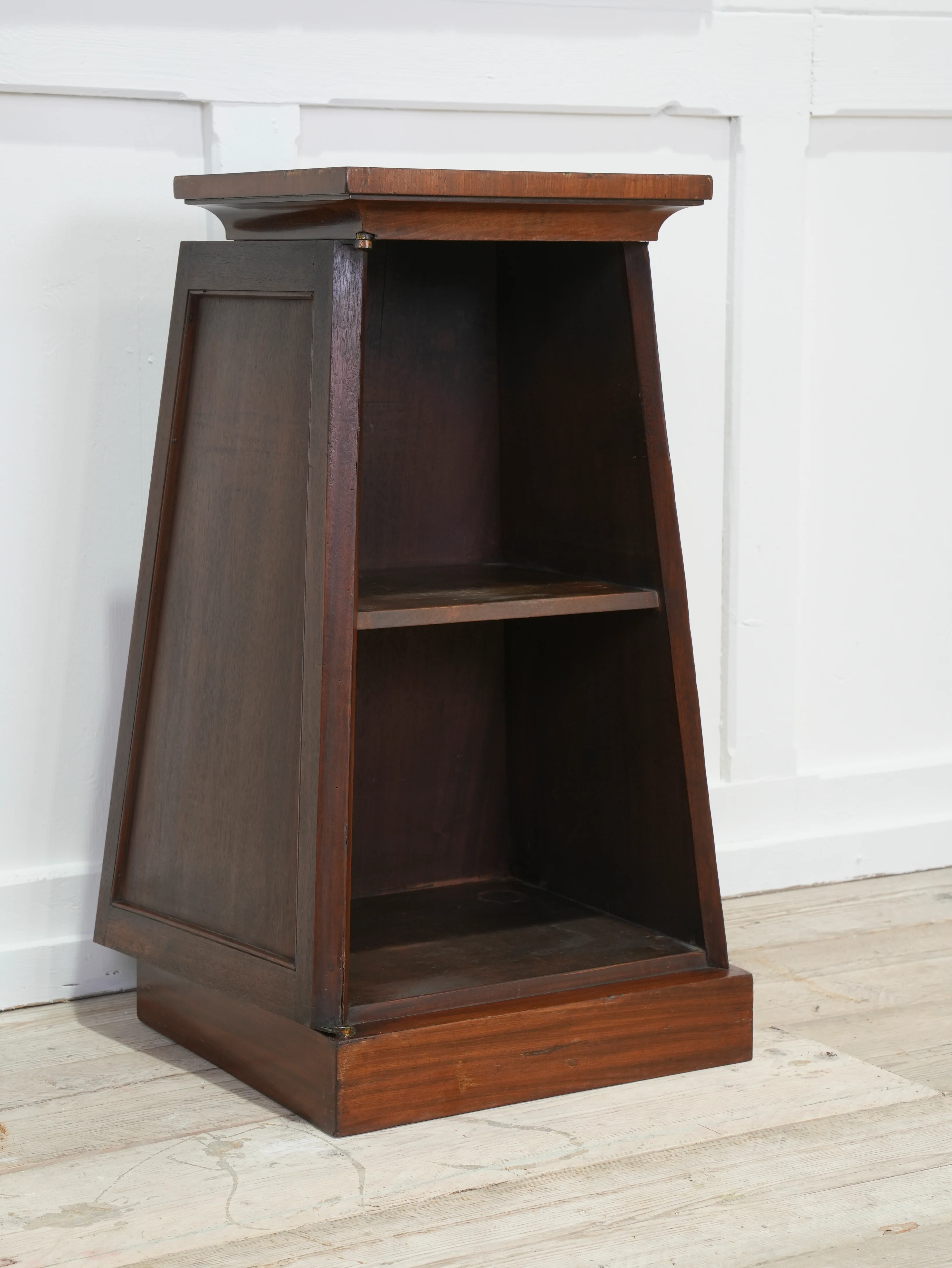 A Regency Mahogany Pedestal Cabinet - Image 5
