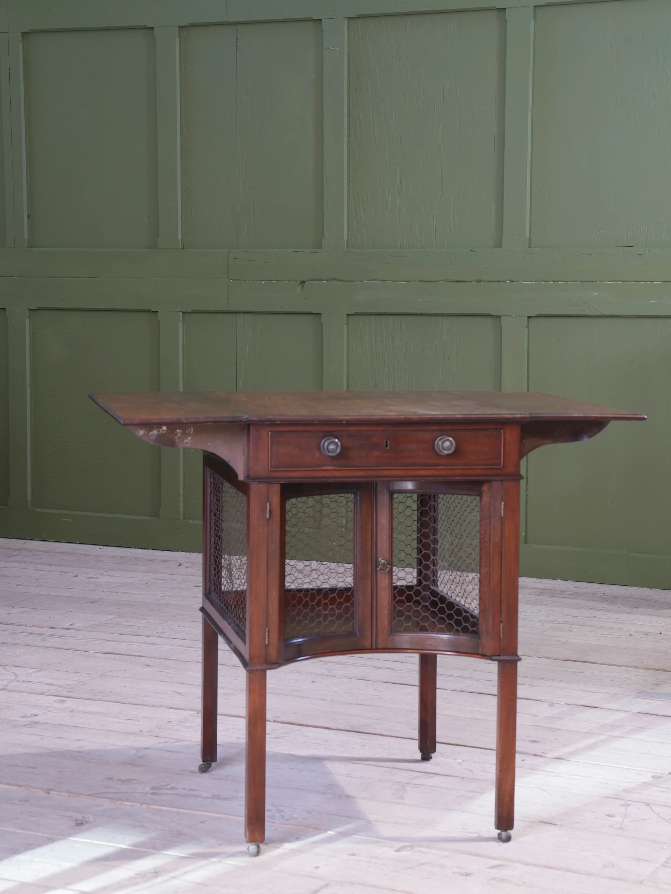 A Chippendale Period Pembroke Supper Table - Image 12