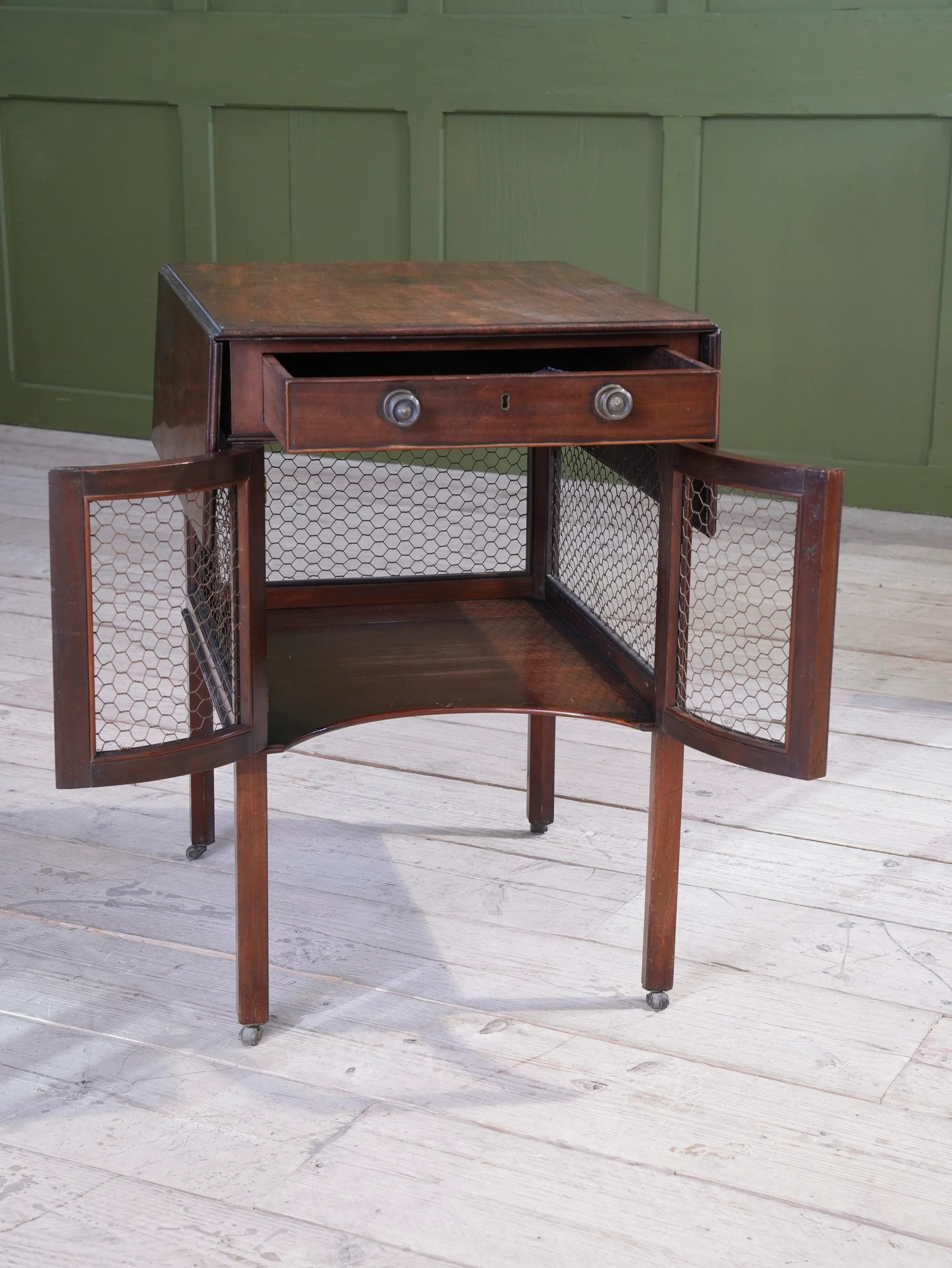 A Chippendale Period Pembroke Supper Table - Image 7
