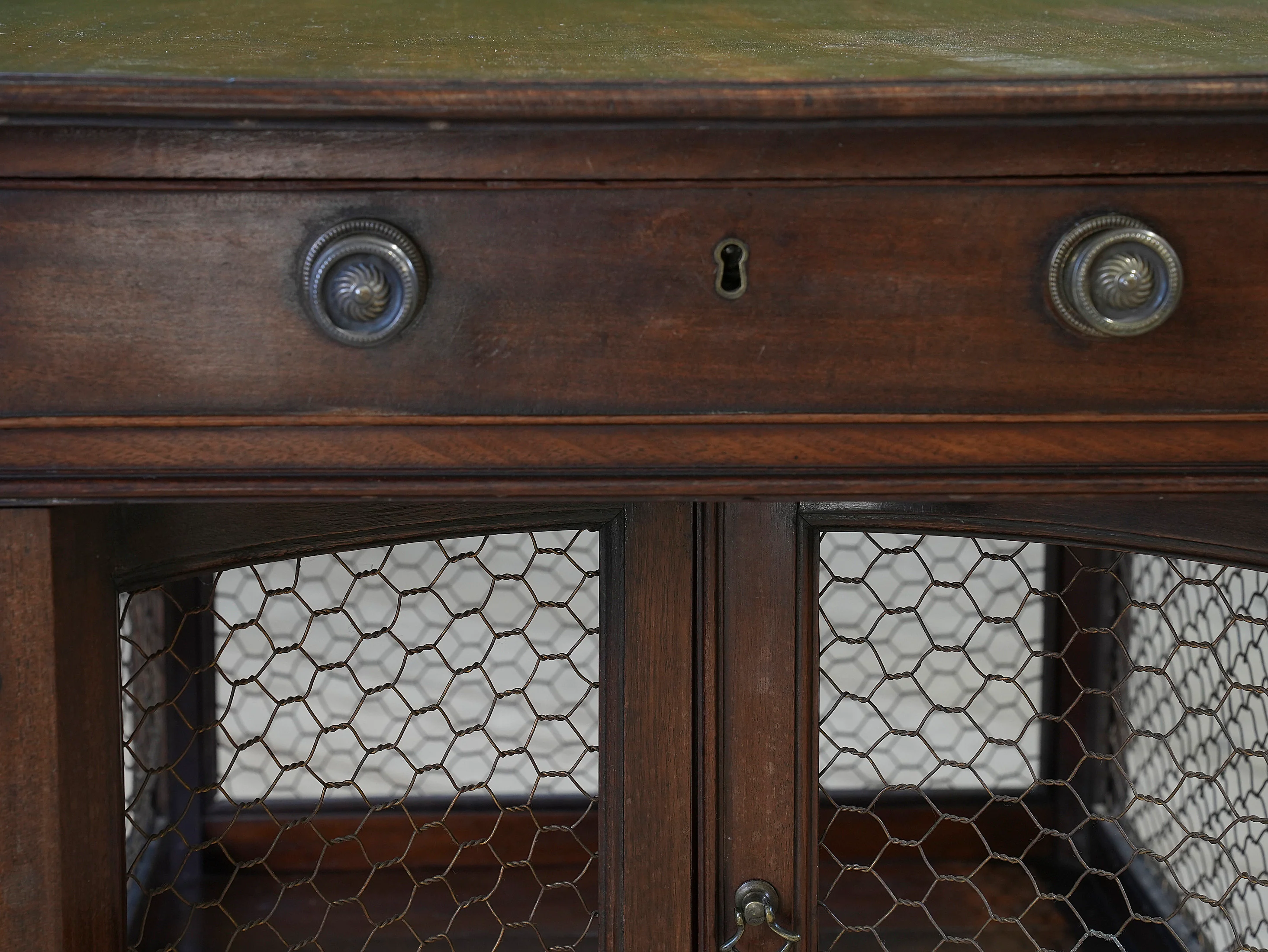 A Chippendale Period Pembroke Supper Table - Image 9