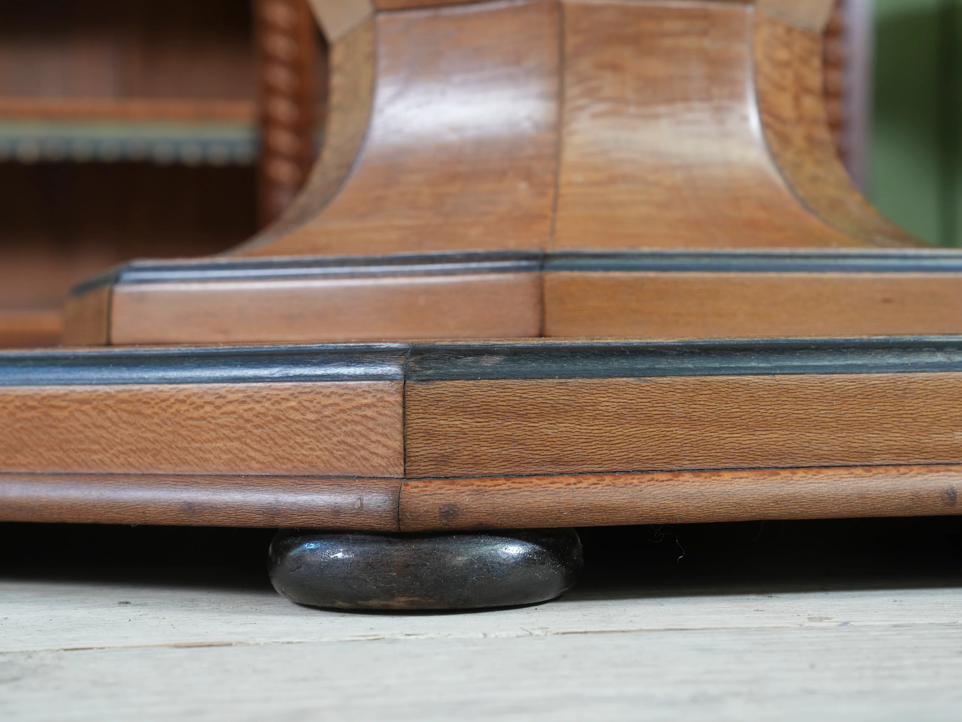 A Lace Wood & Oak Centre Table - Image 14