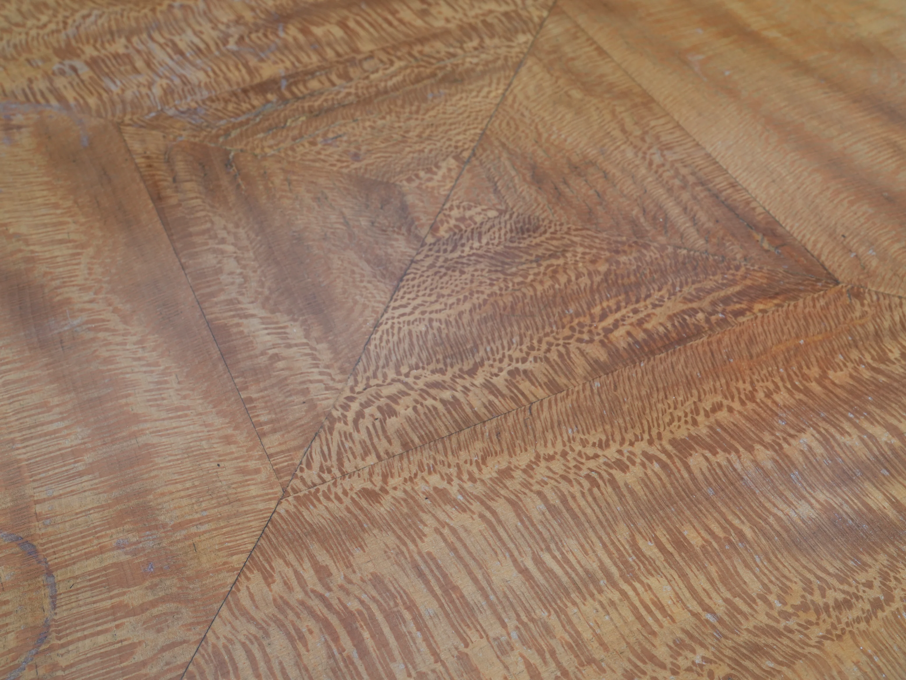 A Lace Wood & Oak Centre Table - Image 5