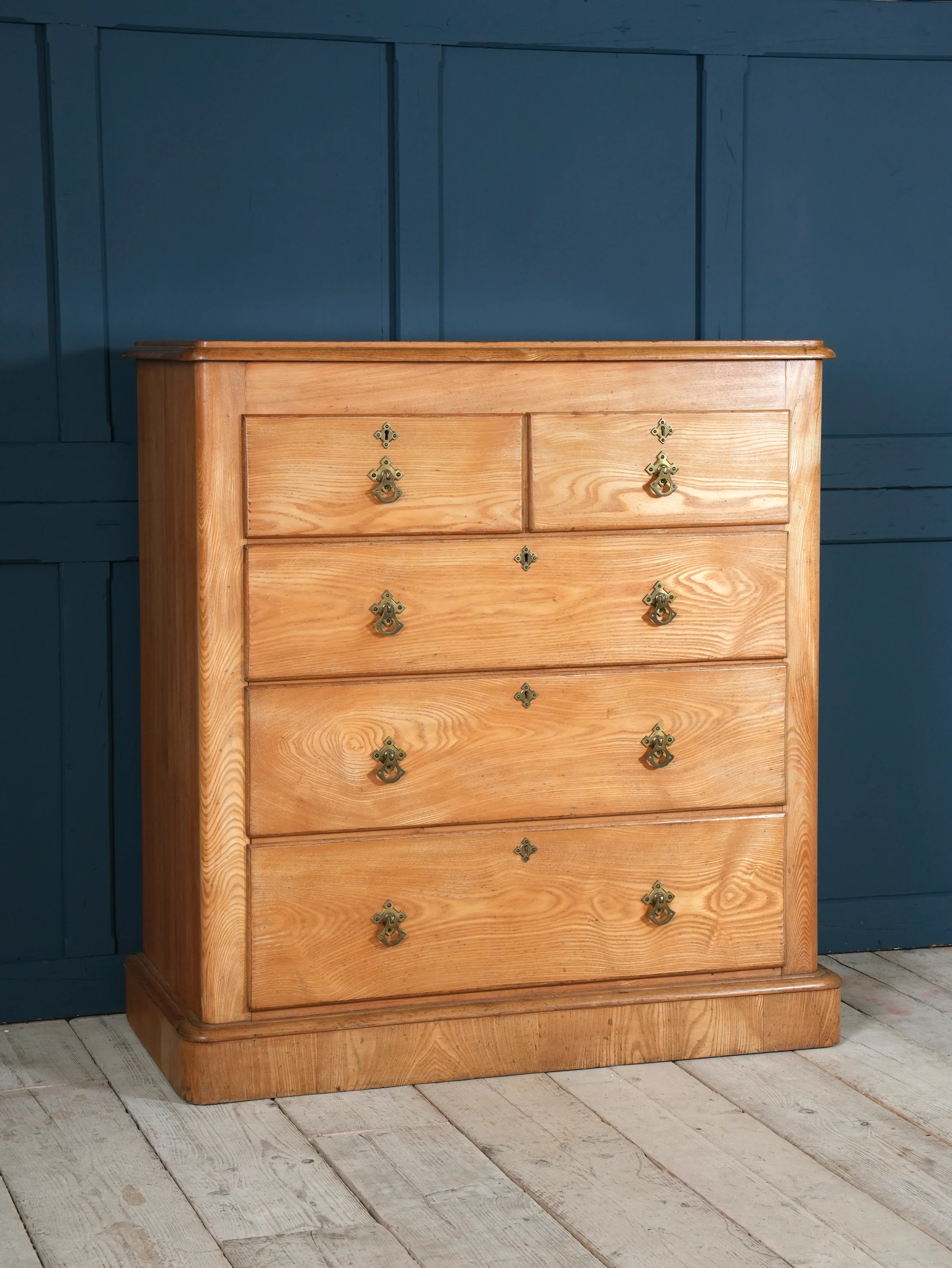 A 19th Century White Ash Chest of Drawers - Image 5