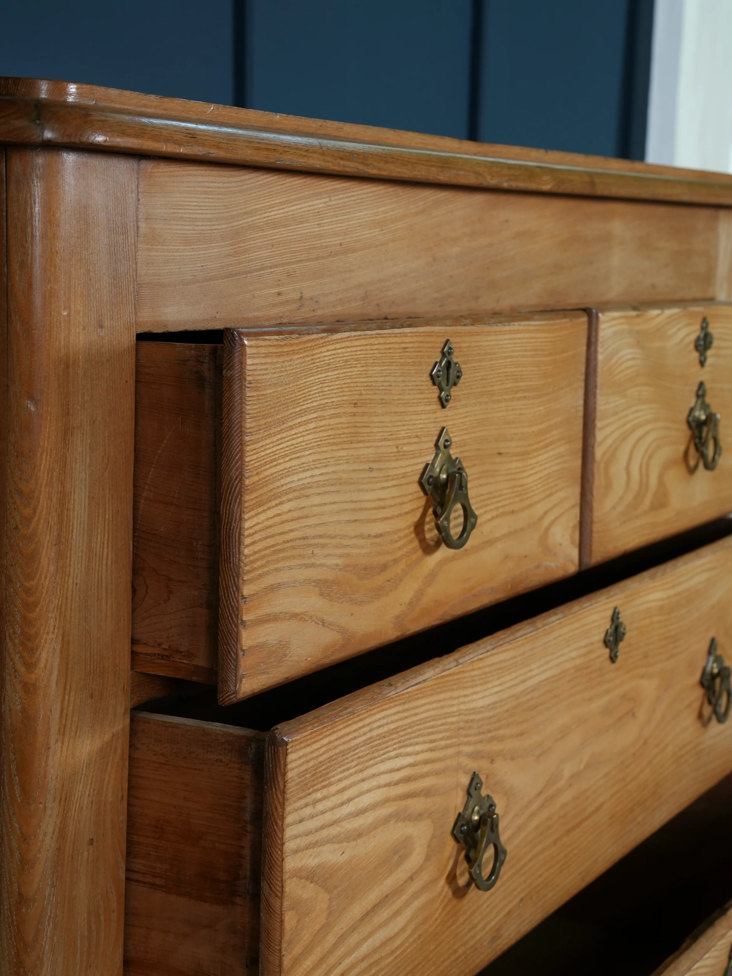 A 19th Century White Ash Chest of Drawers - Image 9