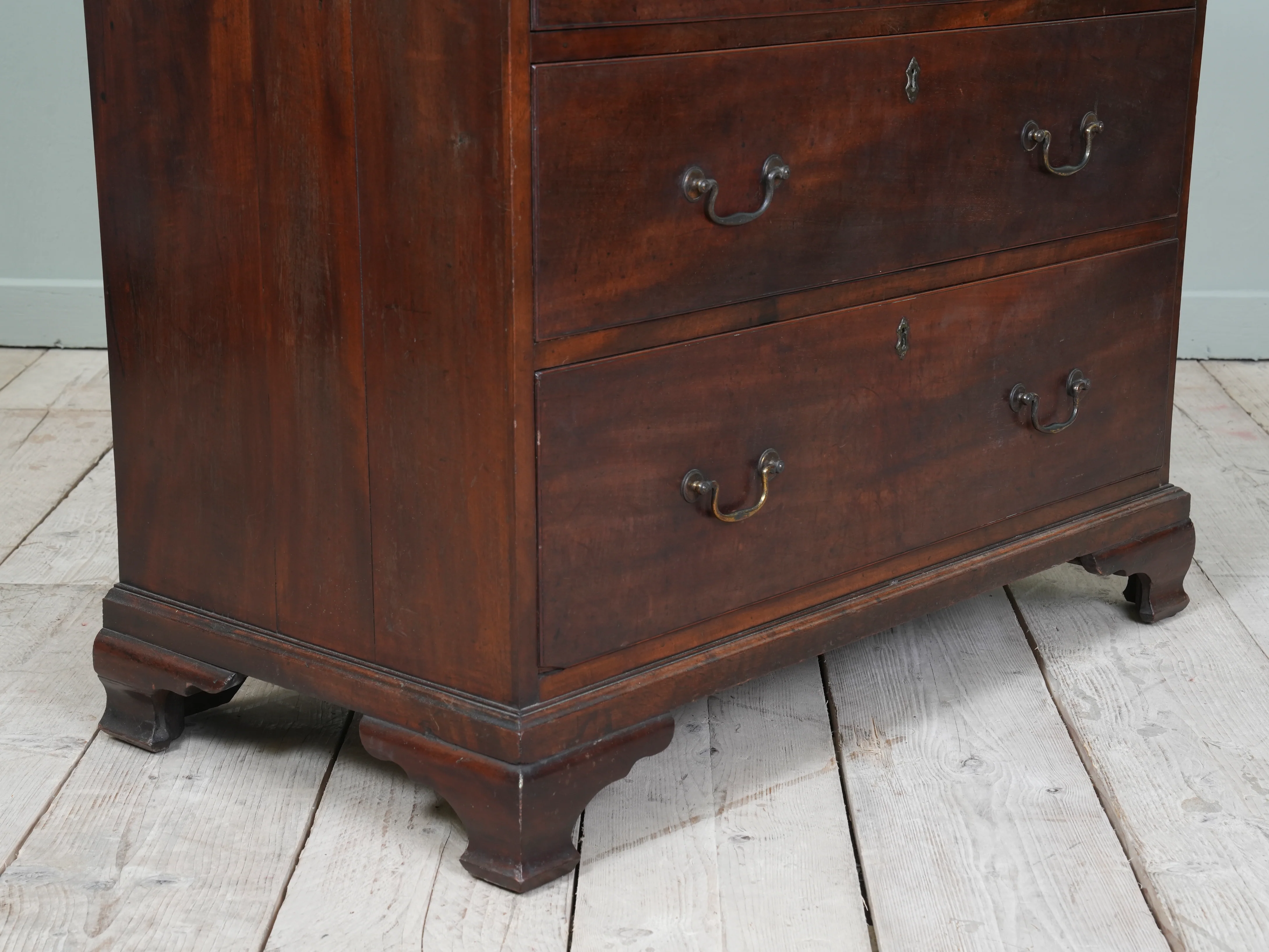 A Early 19th Century Mahogany Chest of Drawers - Image 10