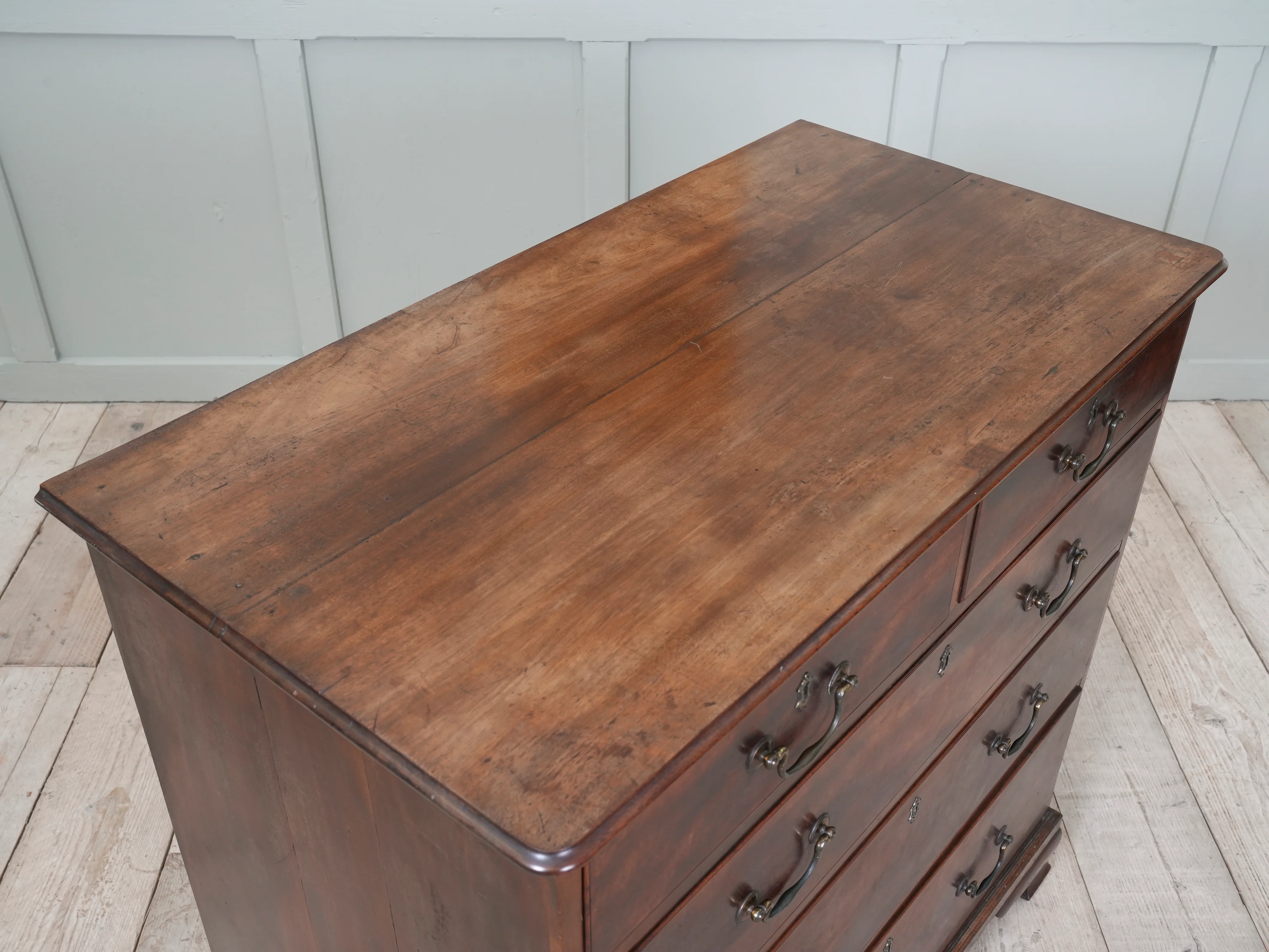 A Early 19th Century Mahogany Chest of Drawers - Image 11