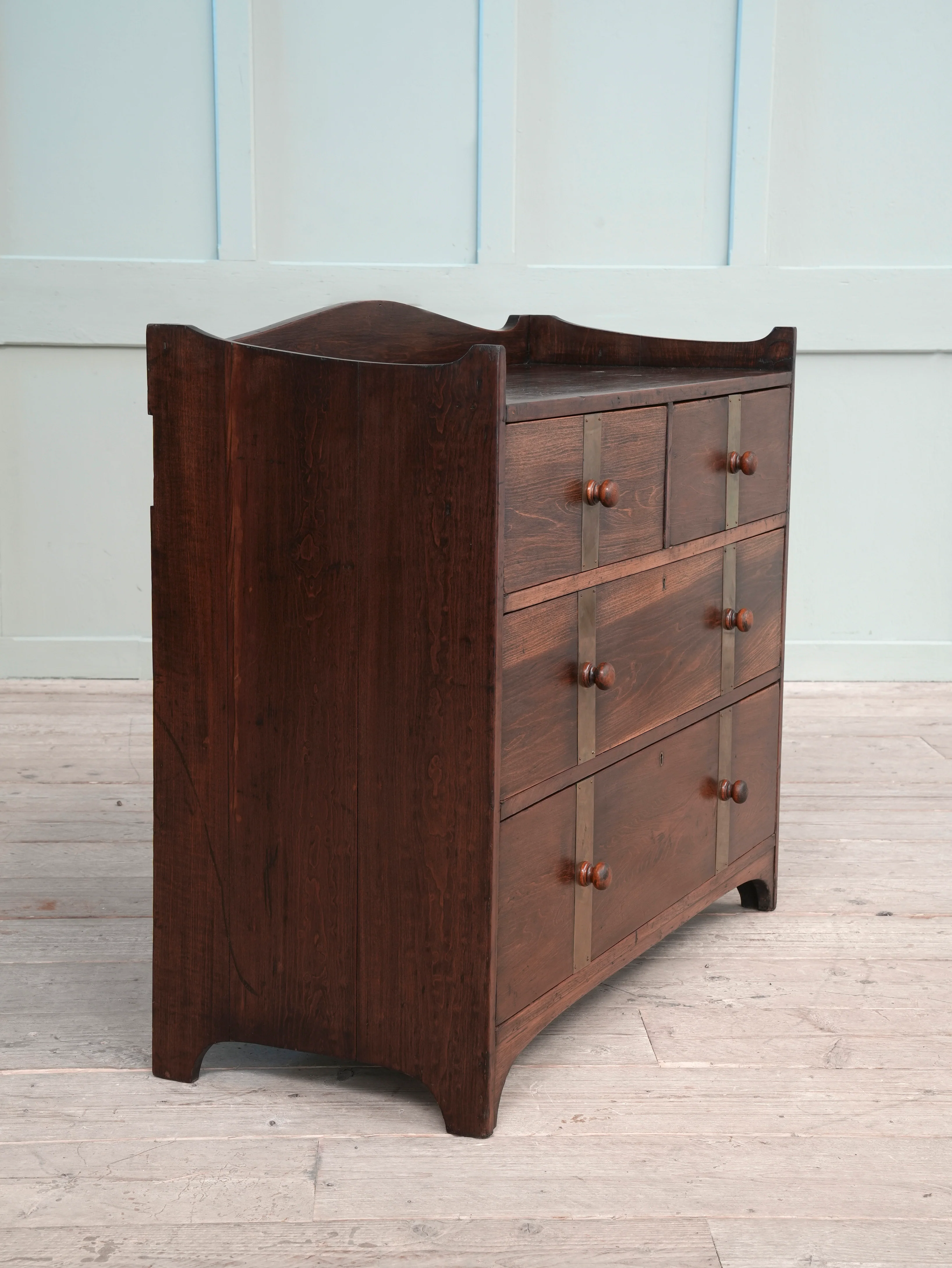 Early 20th Century English Chest of Drawers - Image 8