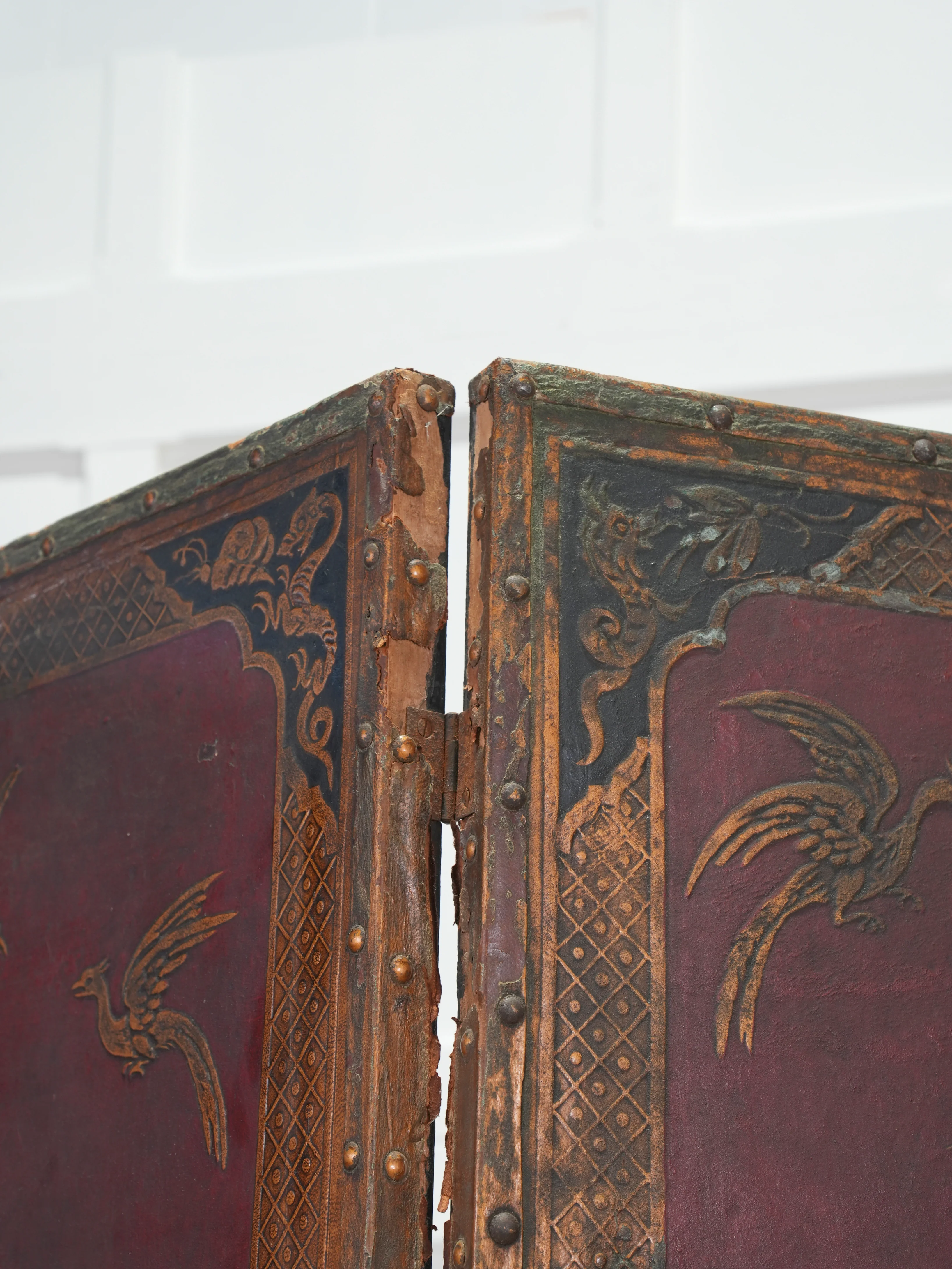 A 19th Century Leather Chinoiserie Room Screen - Image 10