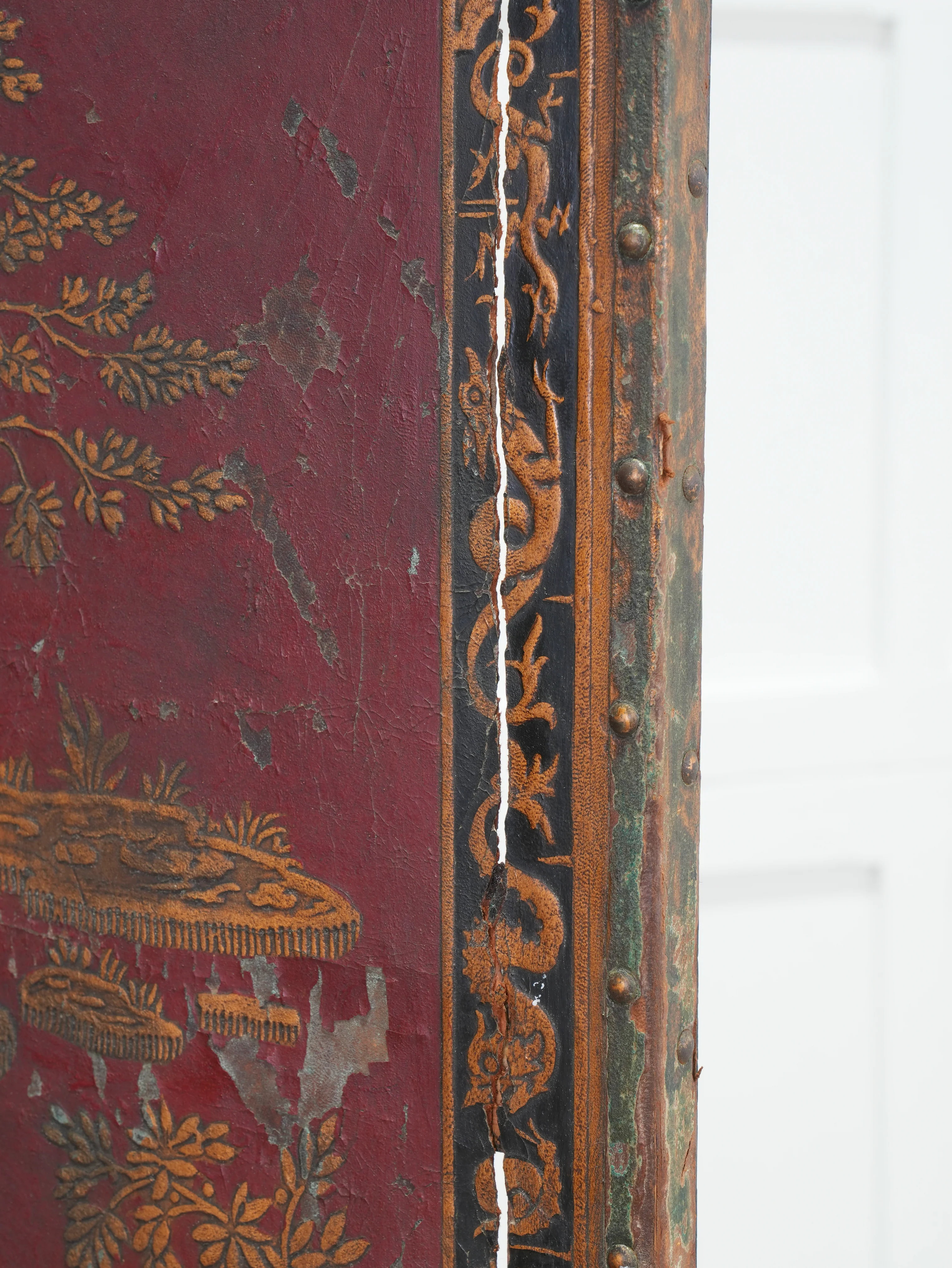 A 19th Century Leather Chinoiserie Room Screen - Image 9