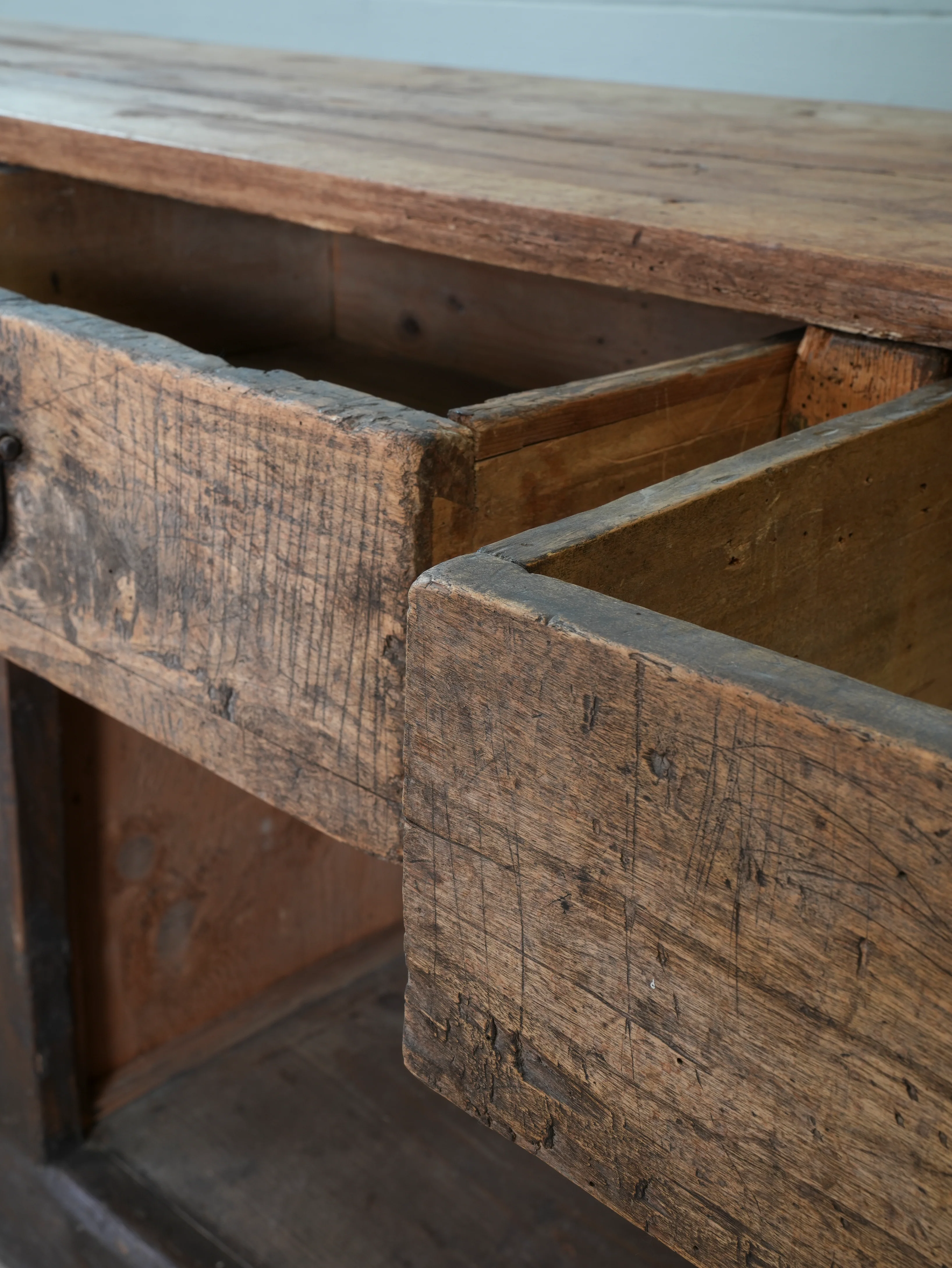 A 19th Century Italian Shop Counter - Image 11
