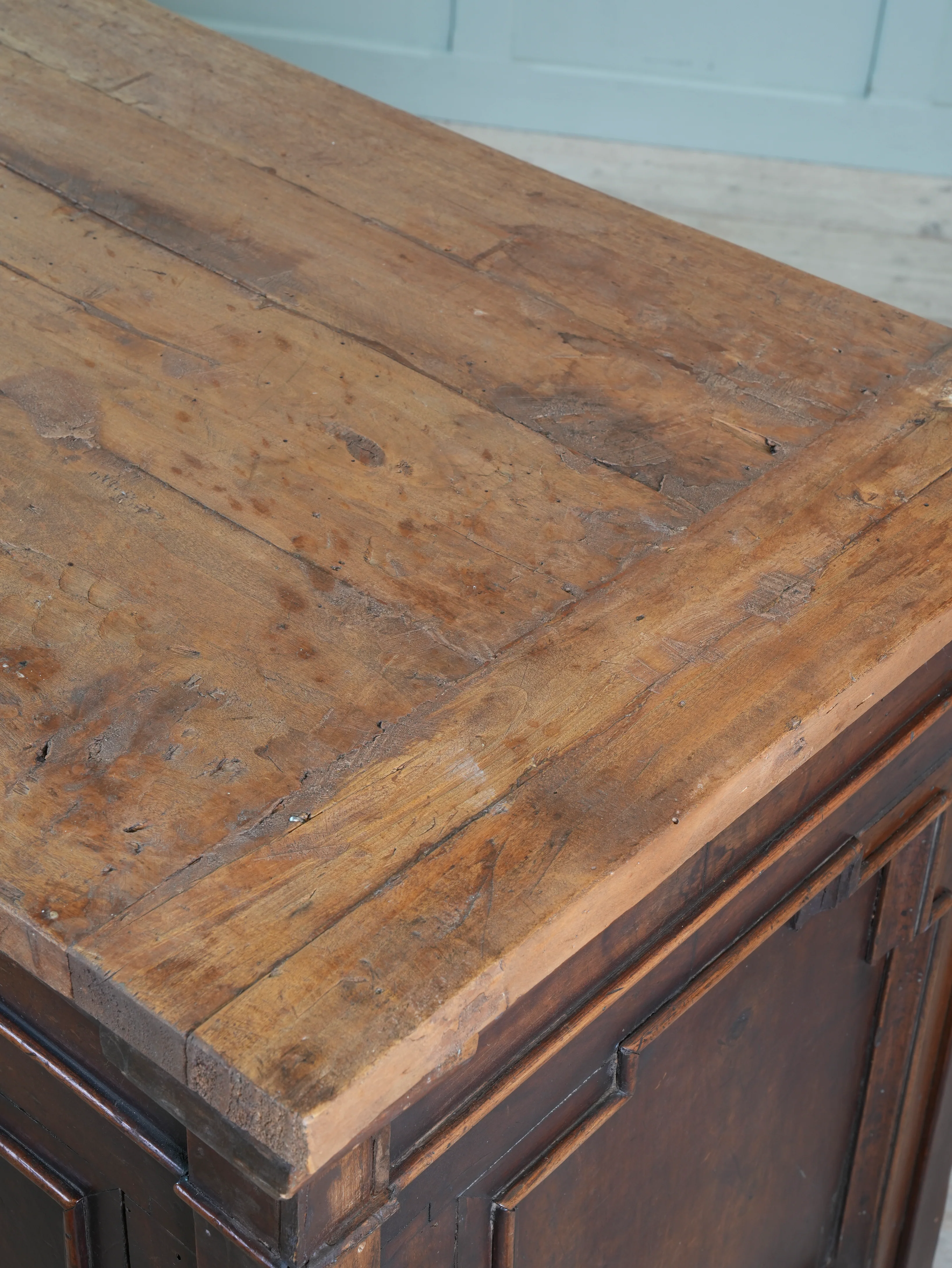 A 19th Century Italian Shop Counter - Image 27