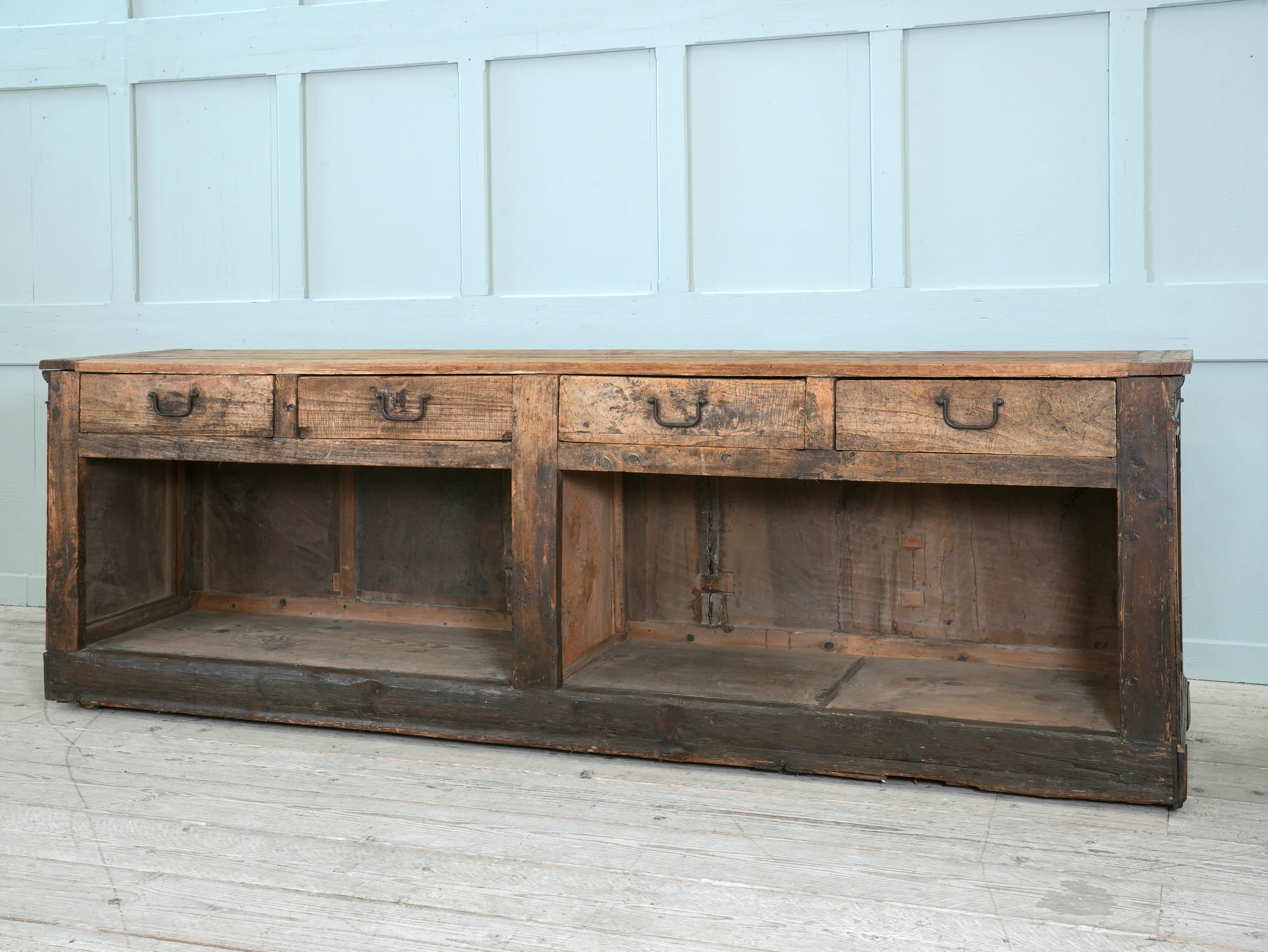 A 19th Century Italian Shop Counter - Image 6