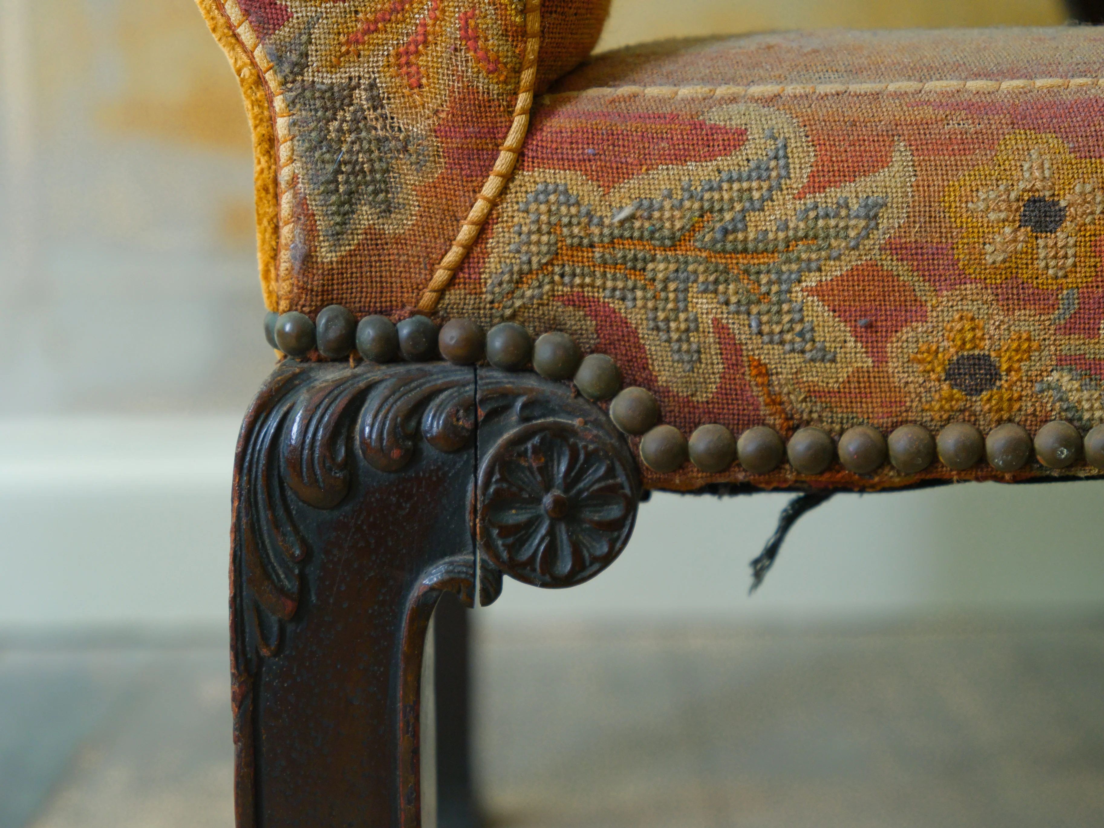 A Mid 18th Century Irish Day Bed - Image 4