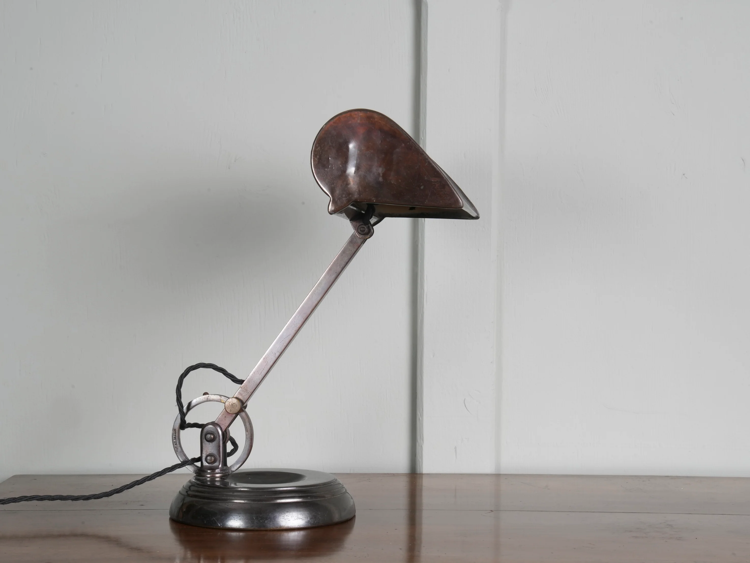 A 1930s Brass Bankers Desk Lamp - Image 6