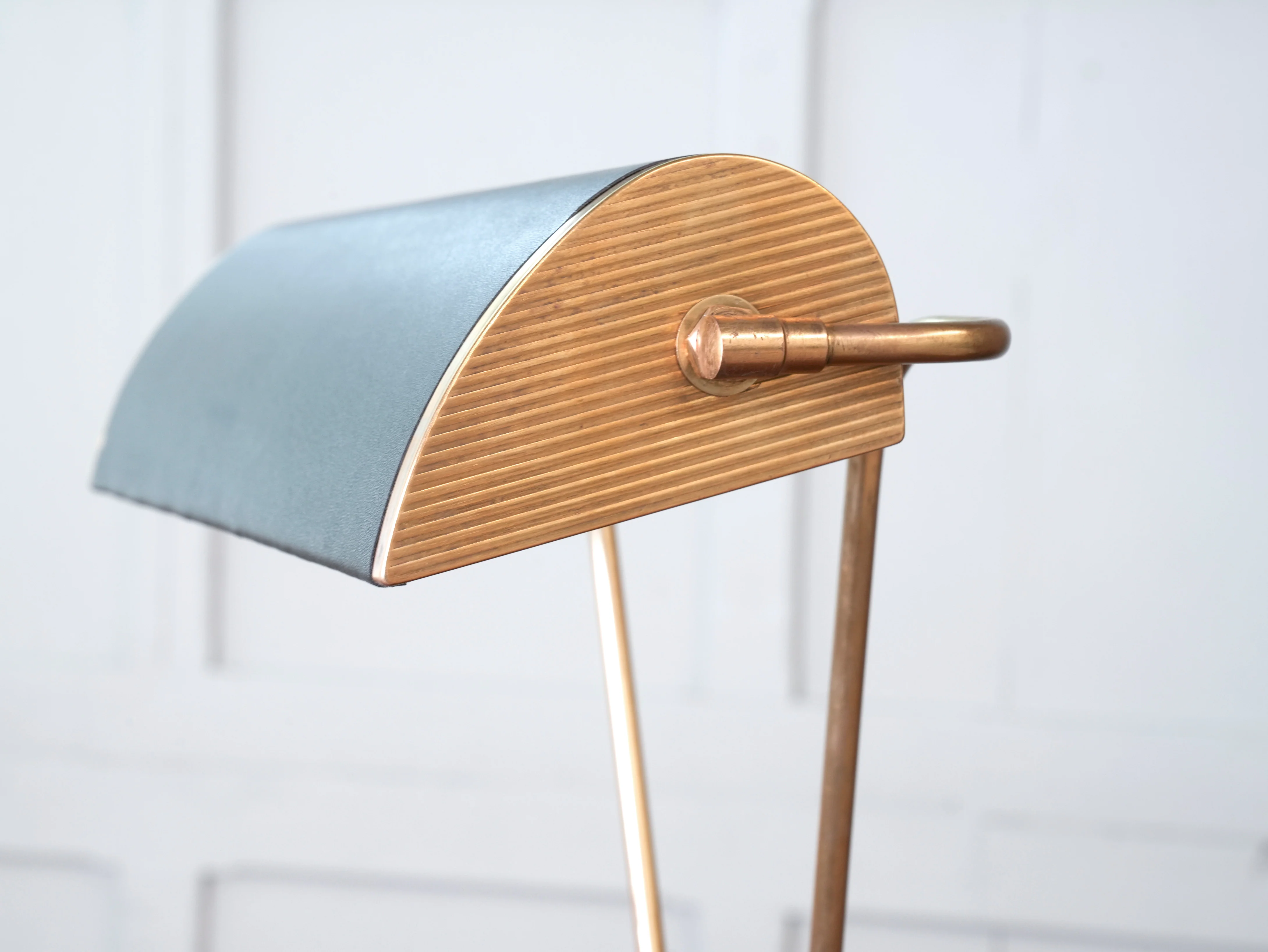 An Eileen Gray Desk Lamp - Image 8
