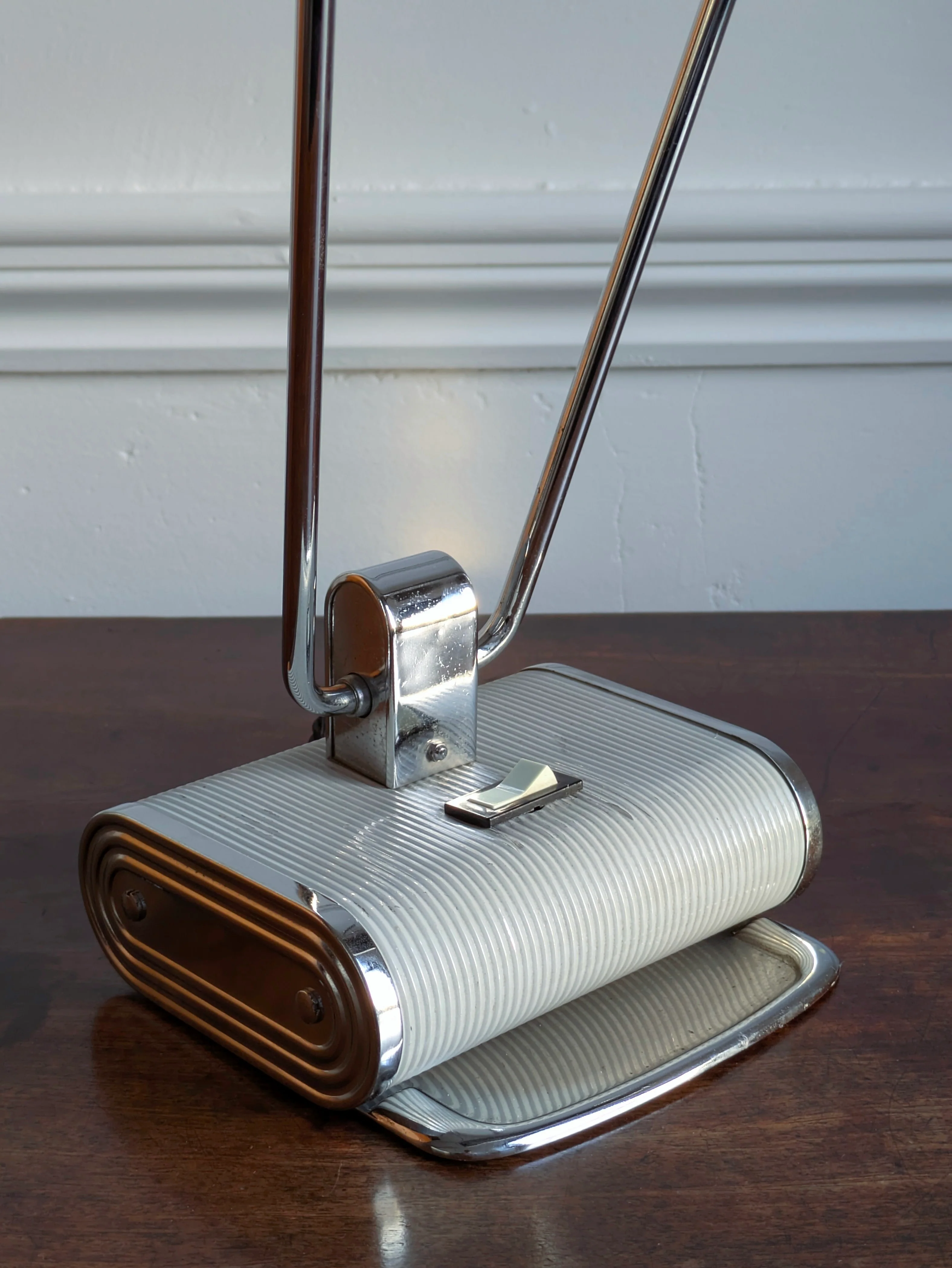 A No 71 Desk Lamp, Eileen Gray for Jumo - Image 9