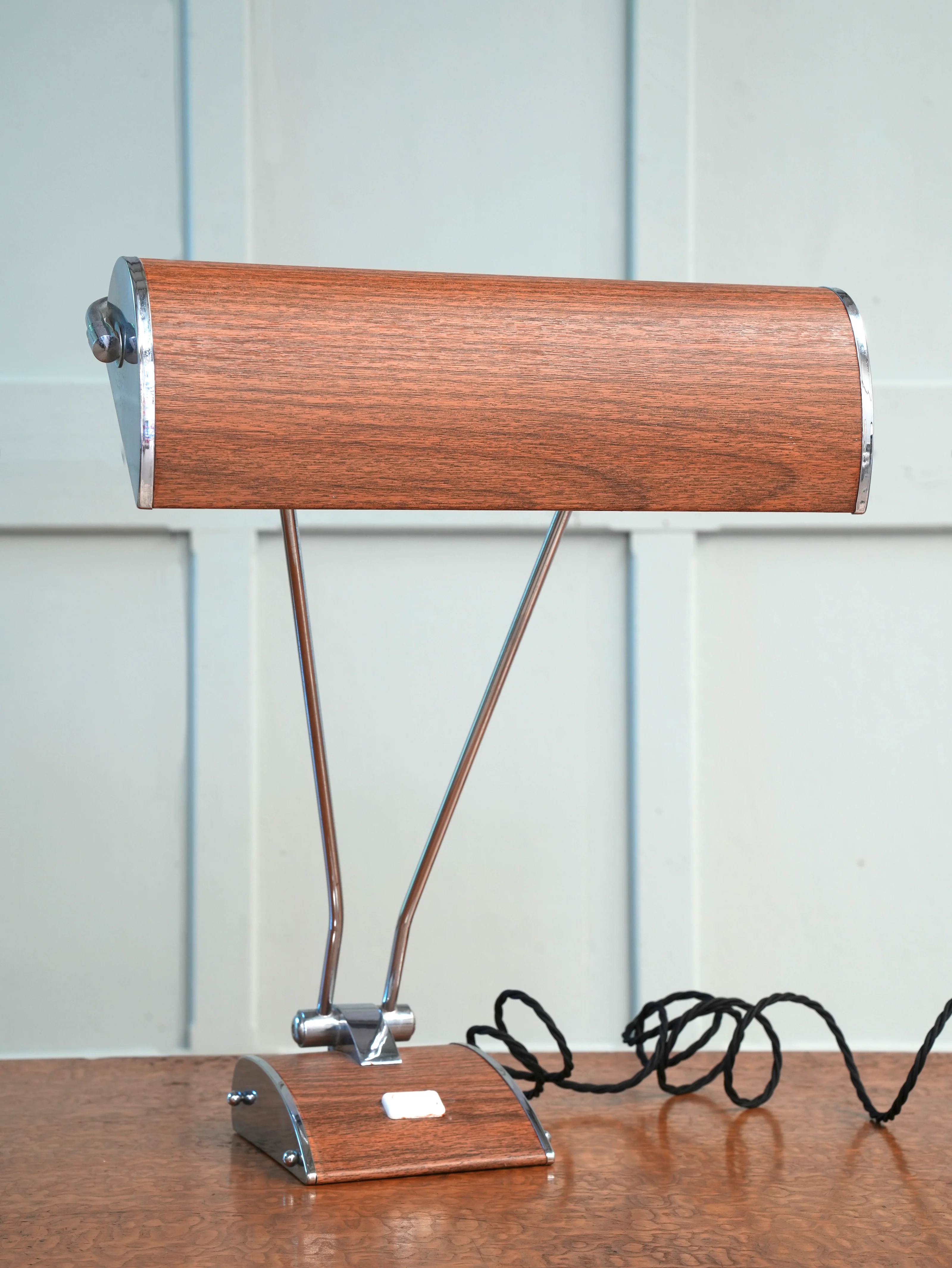An Eileen Grey Desk Light - Image 10