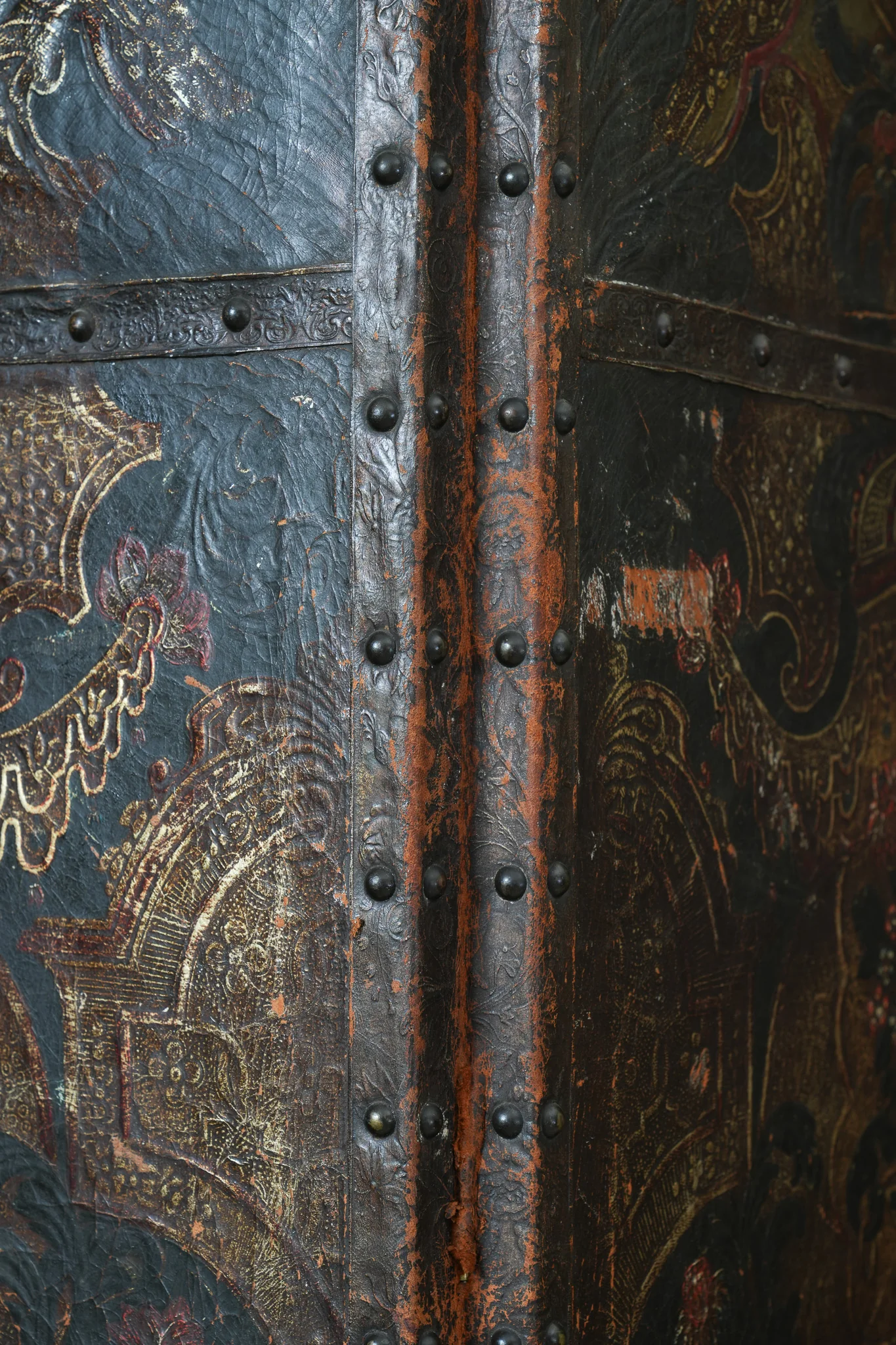 An 18th Century Leather Room Screen - Image 7