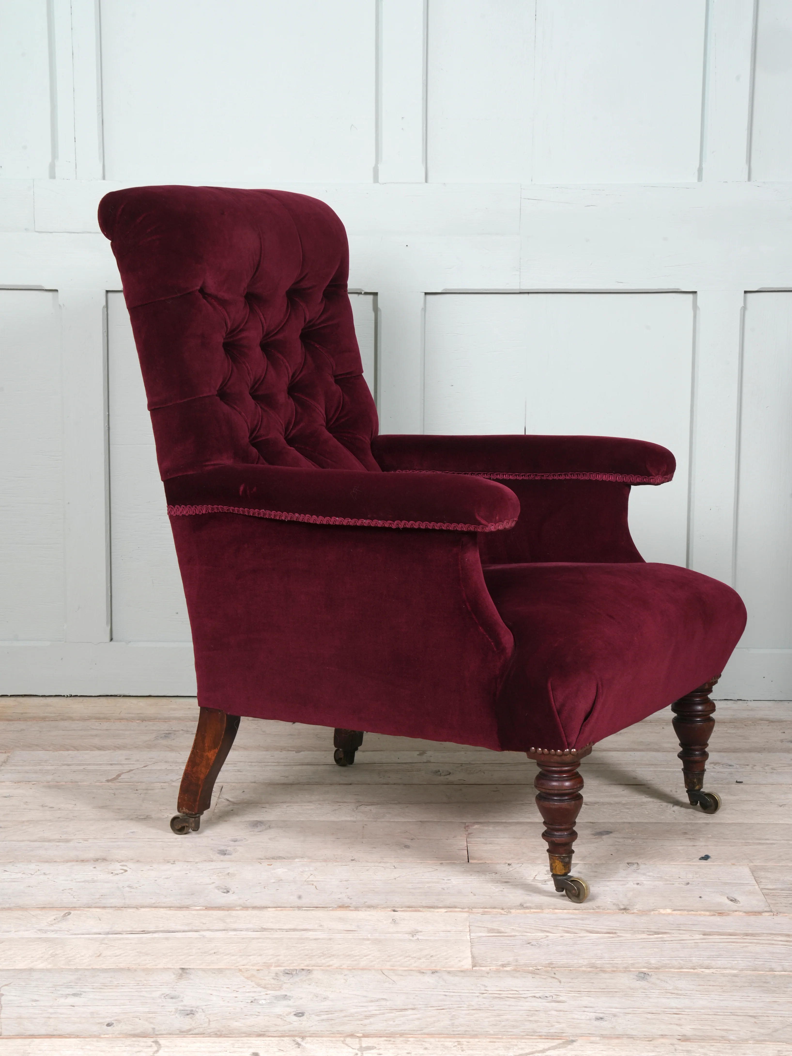 A Howard & Sons Buttoned Back Armchair - Image 3