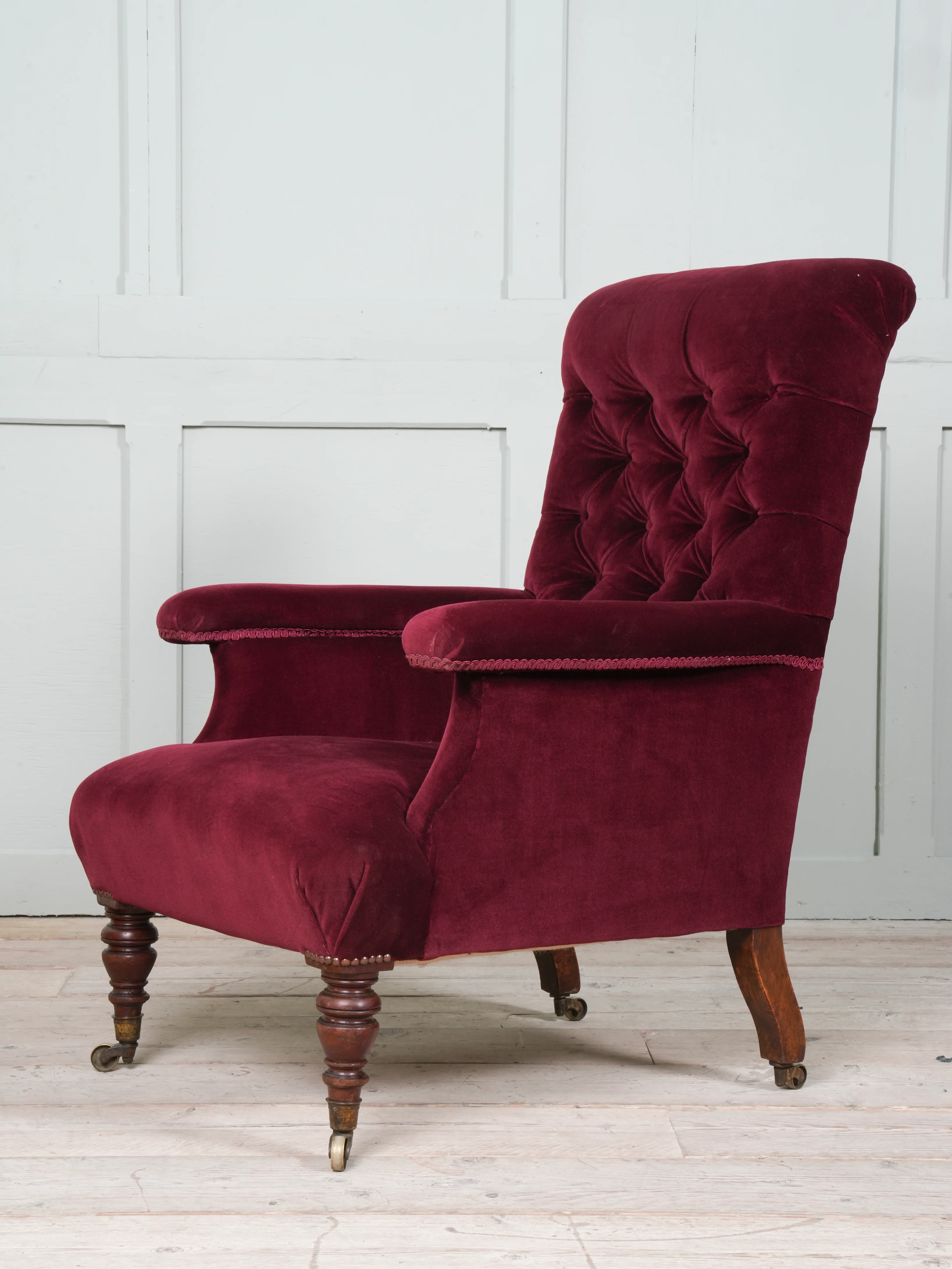 A Howard & Sons Buttoned Back Armchair - Image 5