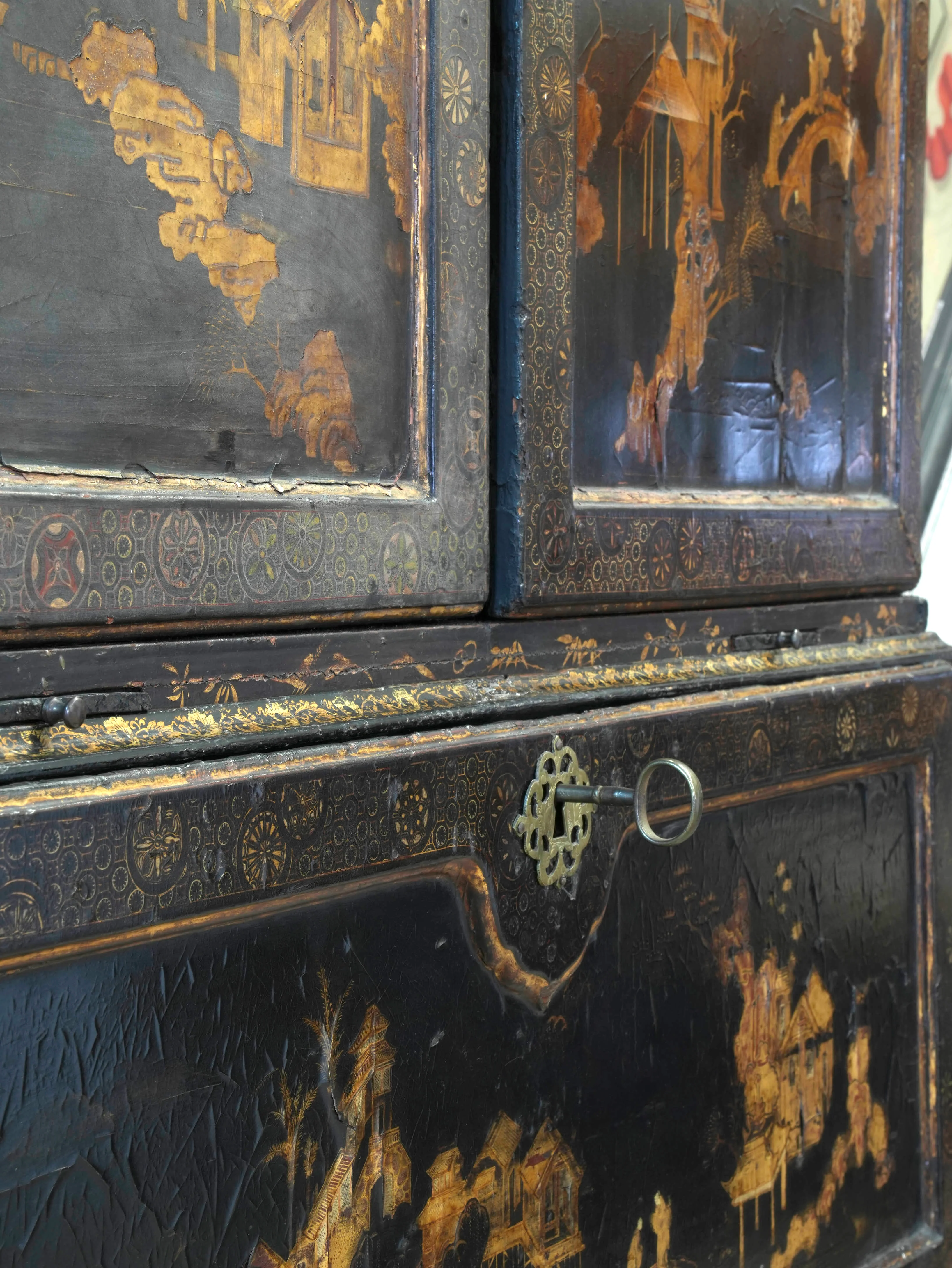An 18th Century Chinese Export Bureau Cabinet - Image 15