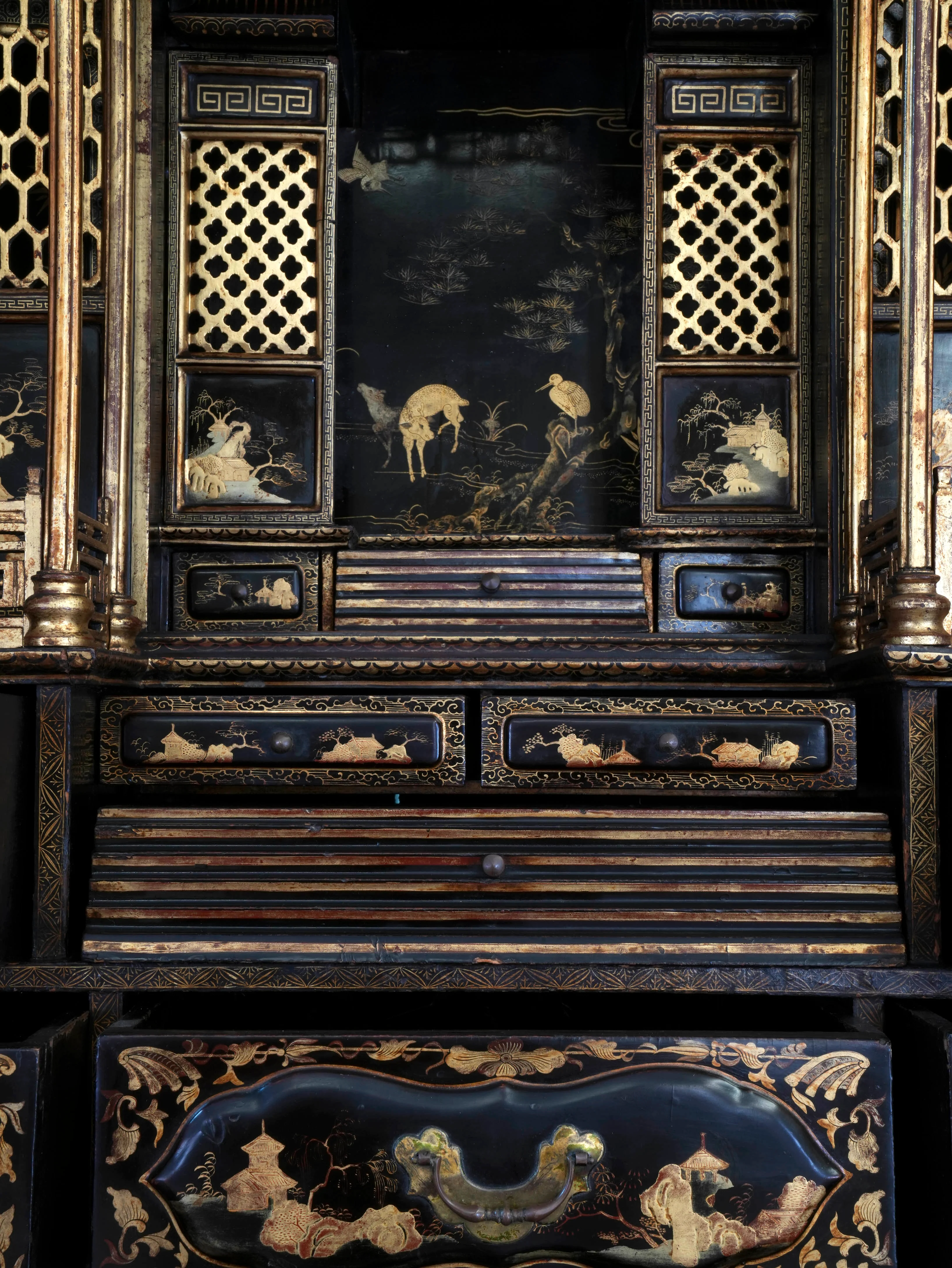 An 18th Century Chinese Export Bureau Cabinet - Image 8