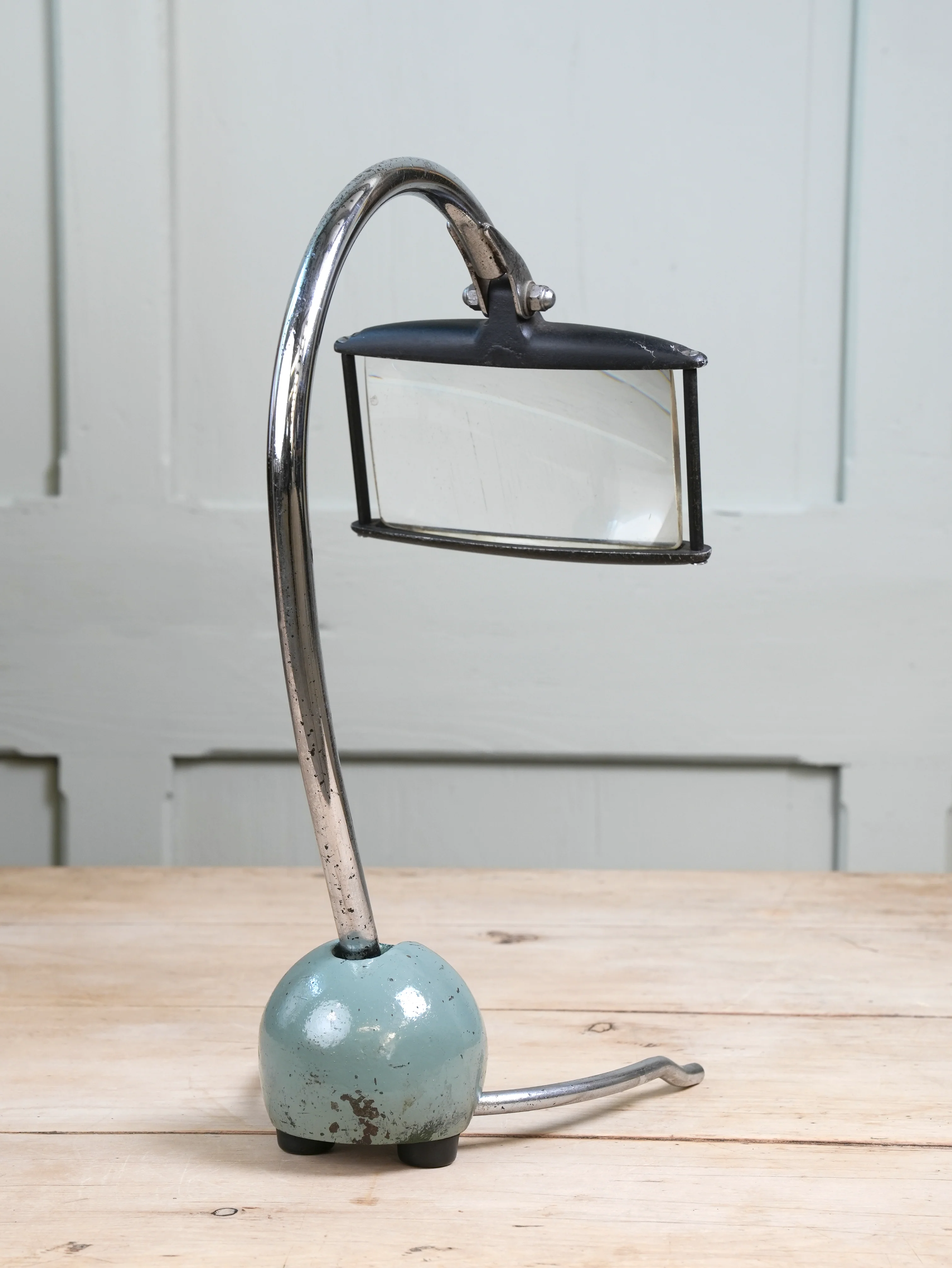 A Desk Magnifying Glass on Stand - Image 4