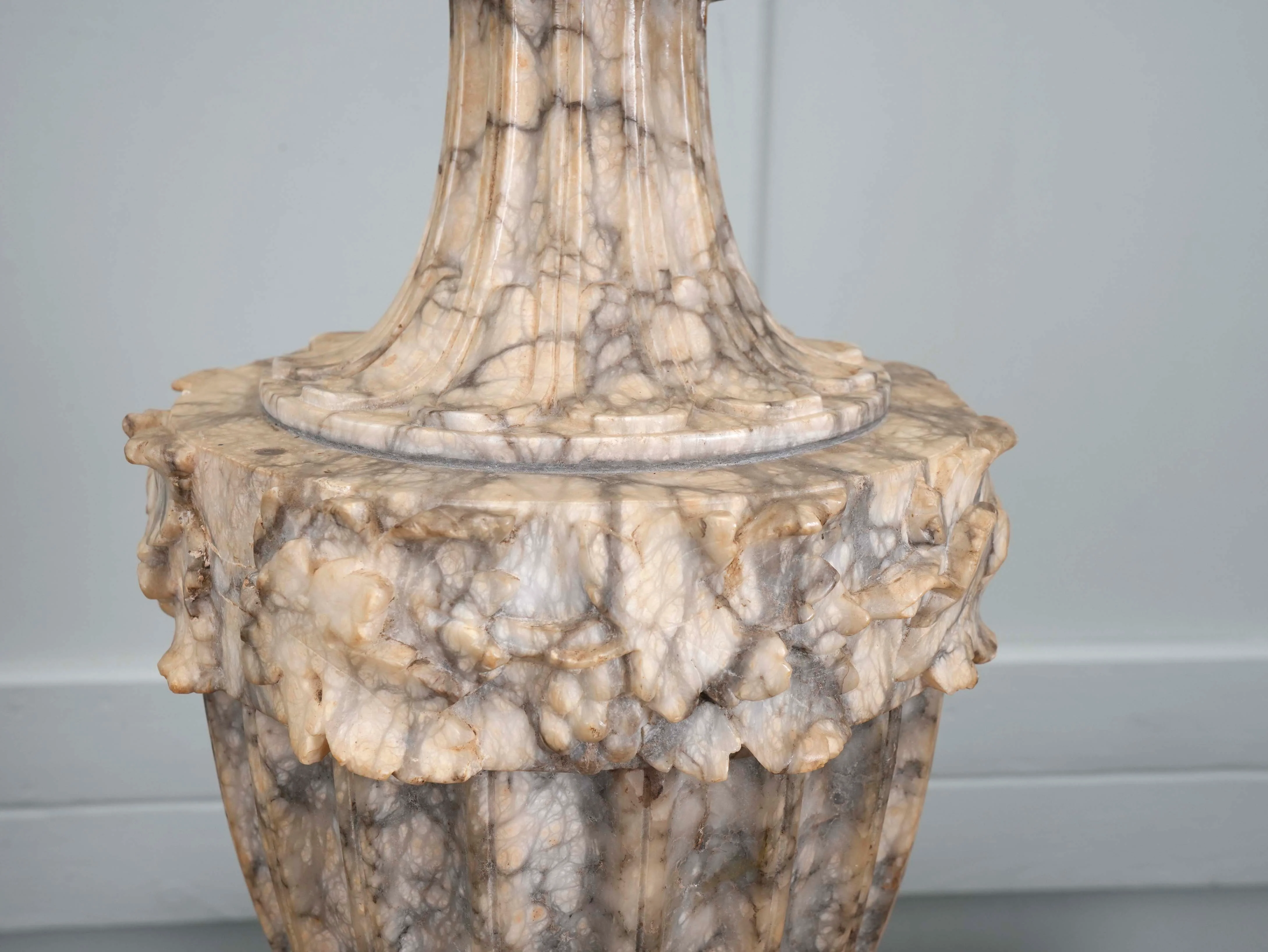A 19th Century Alabaster Lidded Urn Table Lamp - Image 4