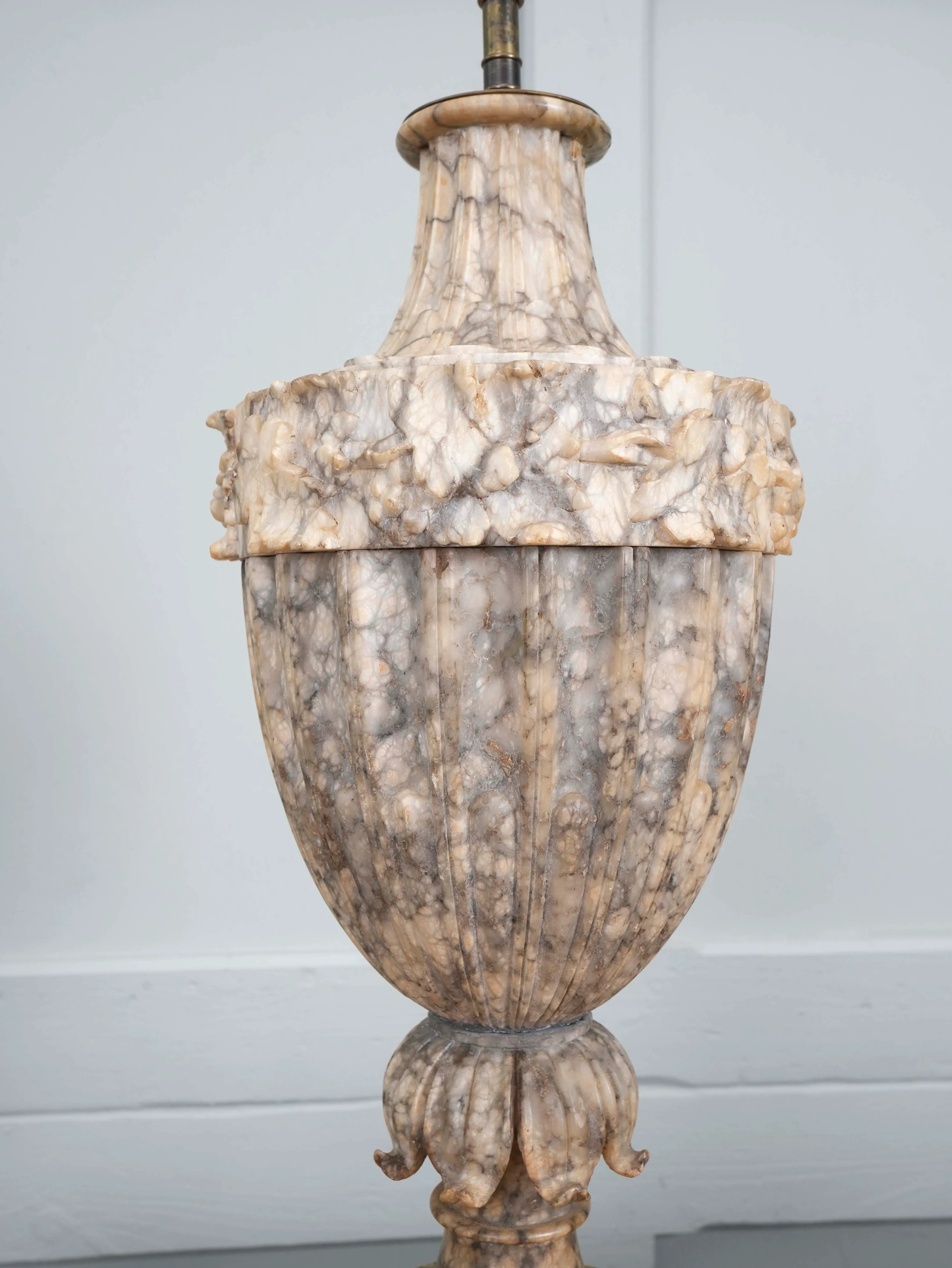 A 19th Century Alabaster Lidded Urn Table Lamp - Image 5
