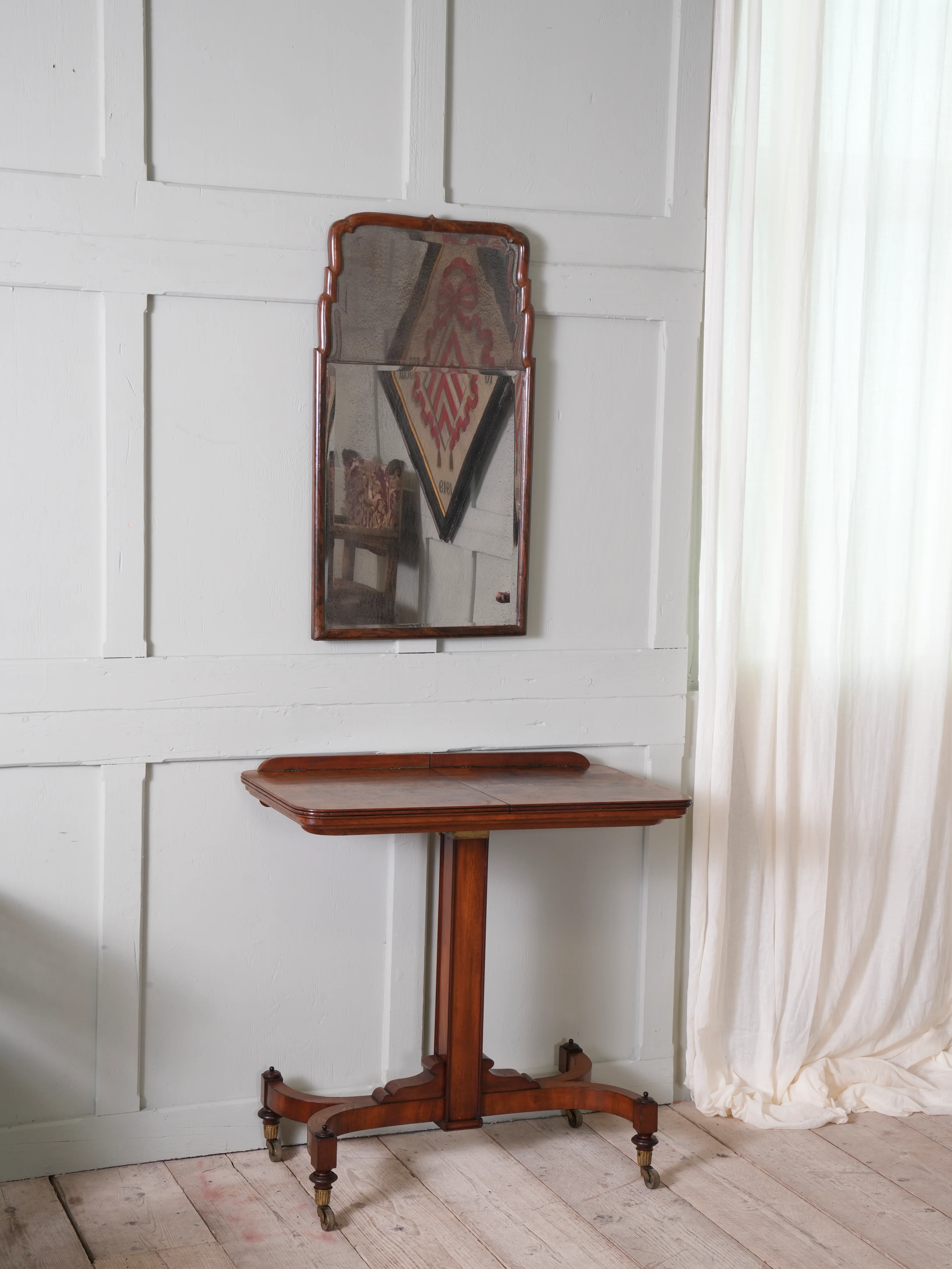 A Queen Anne Mahogany Pier Mirror - Image 2
