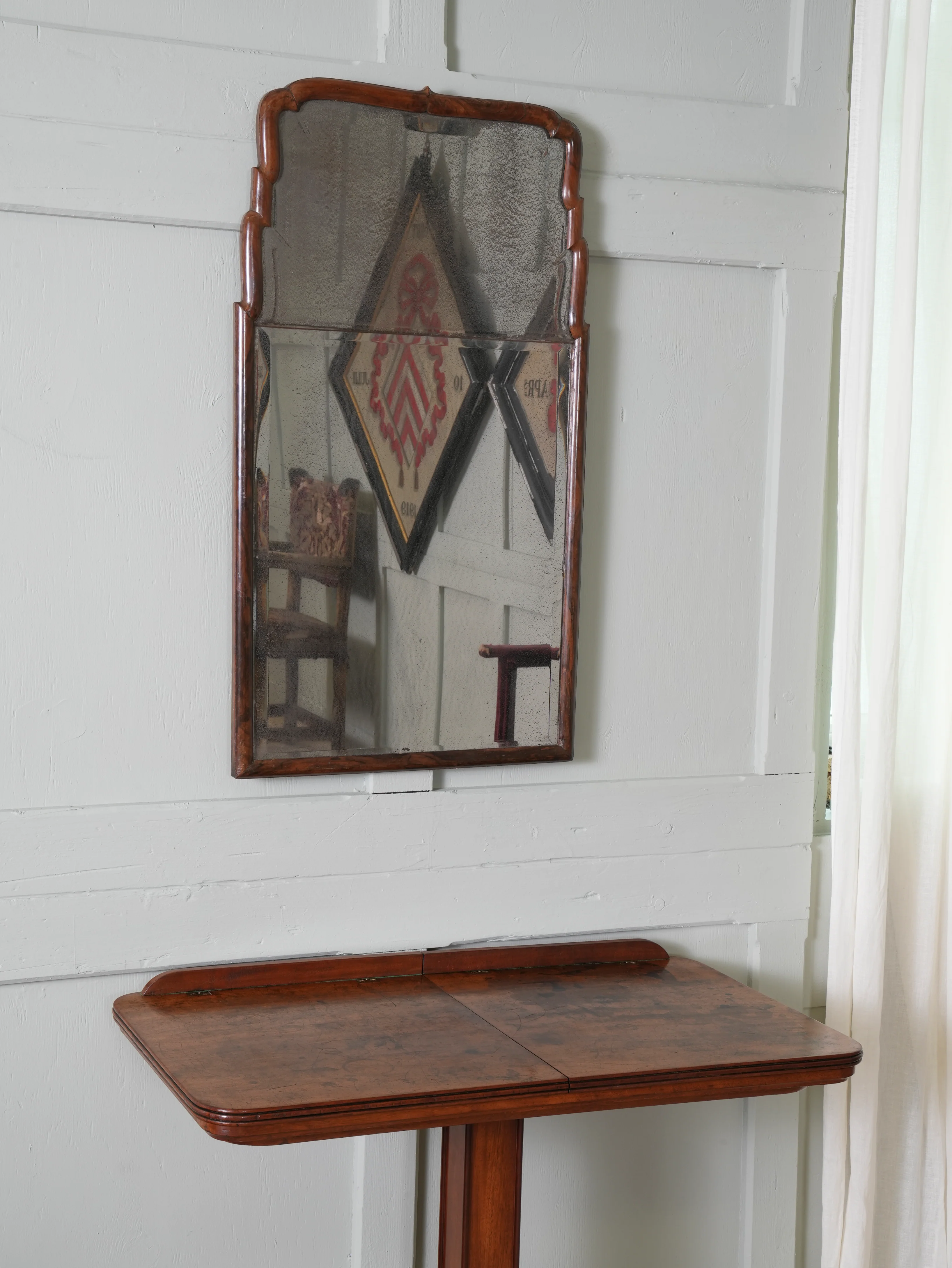 A Queen Anne Mahogany Pier Mirror - Image 3