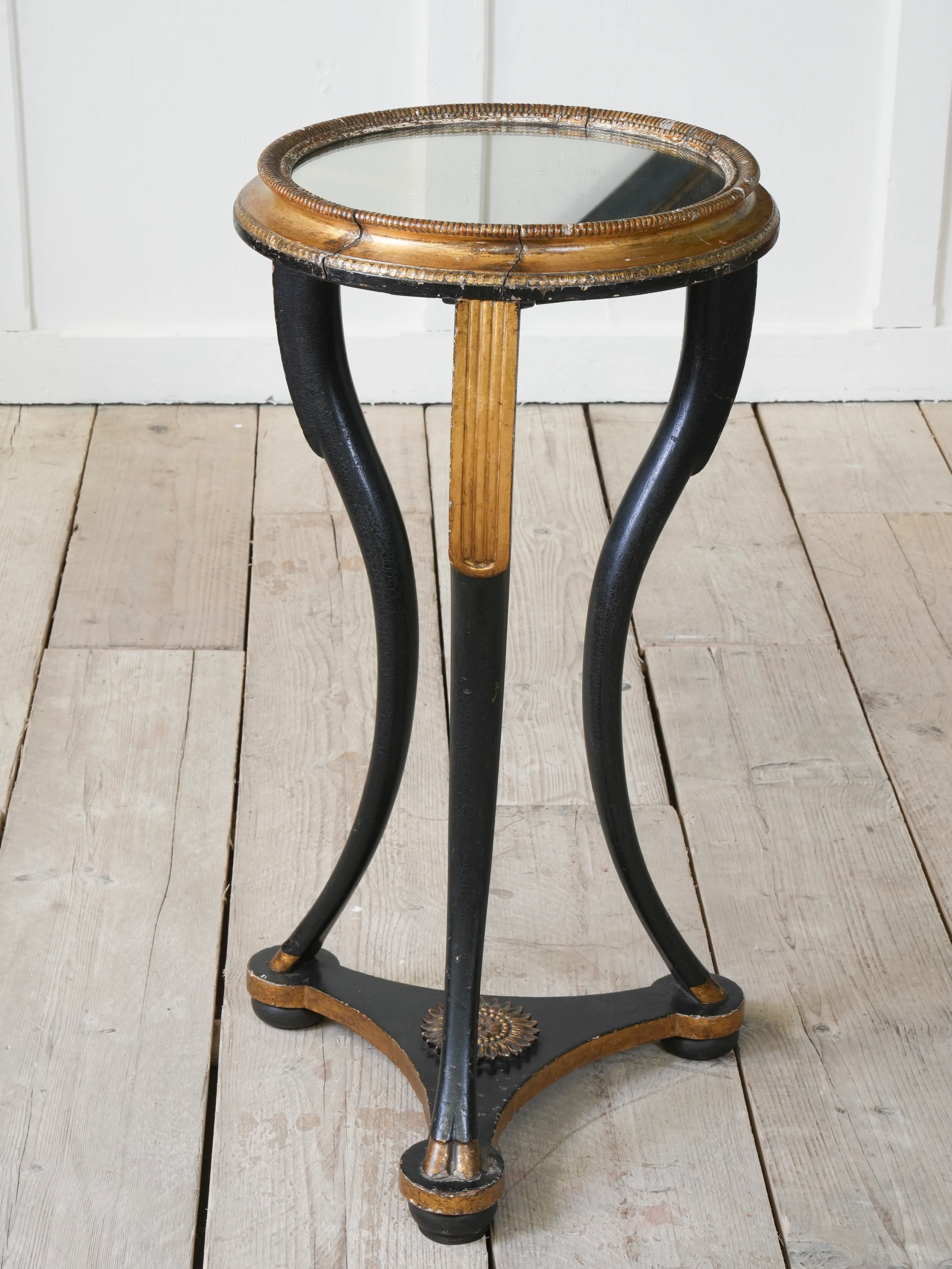 An Early 19th Century Gueridon