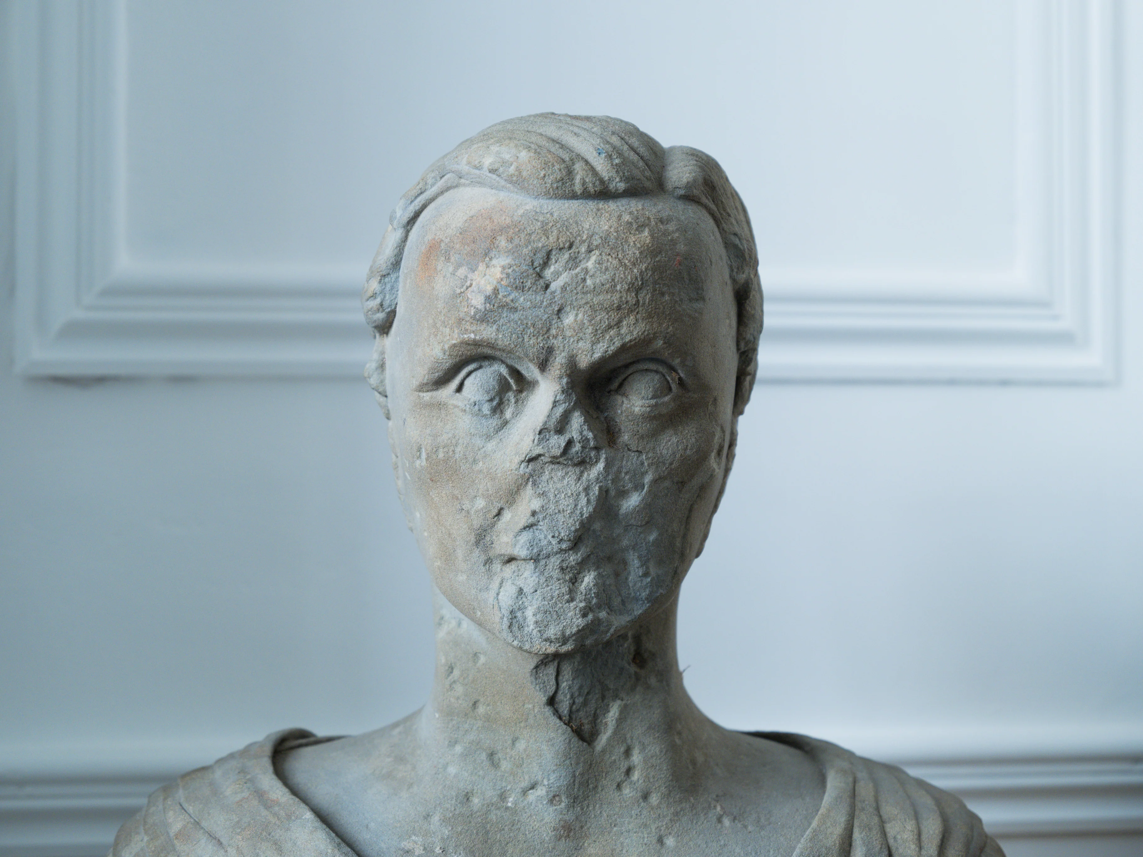 An 18th Century Carved Stone Male Bust - Image 2