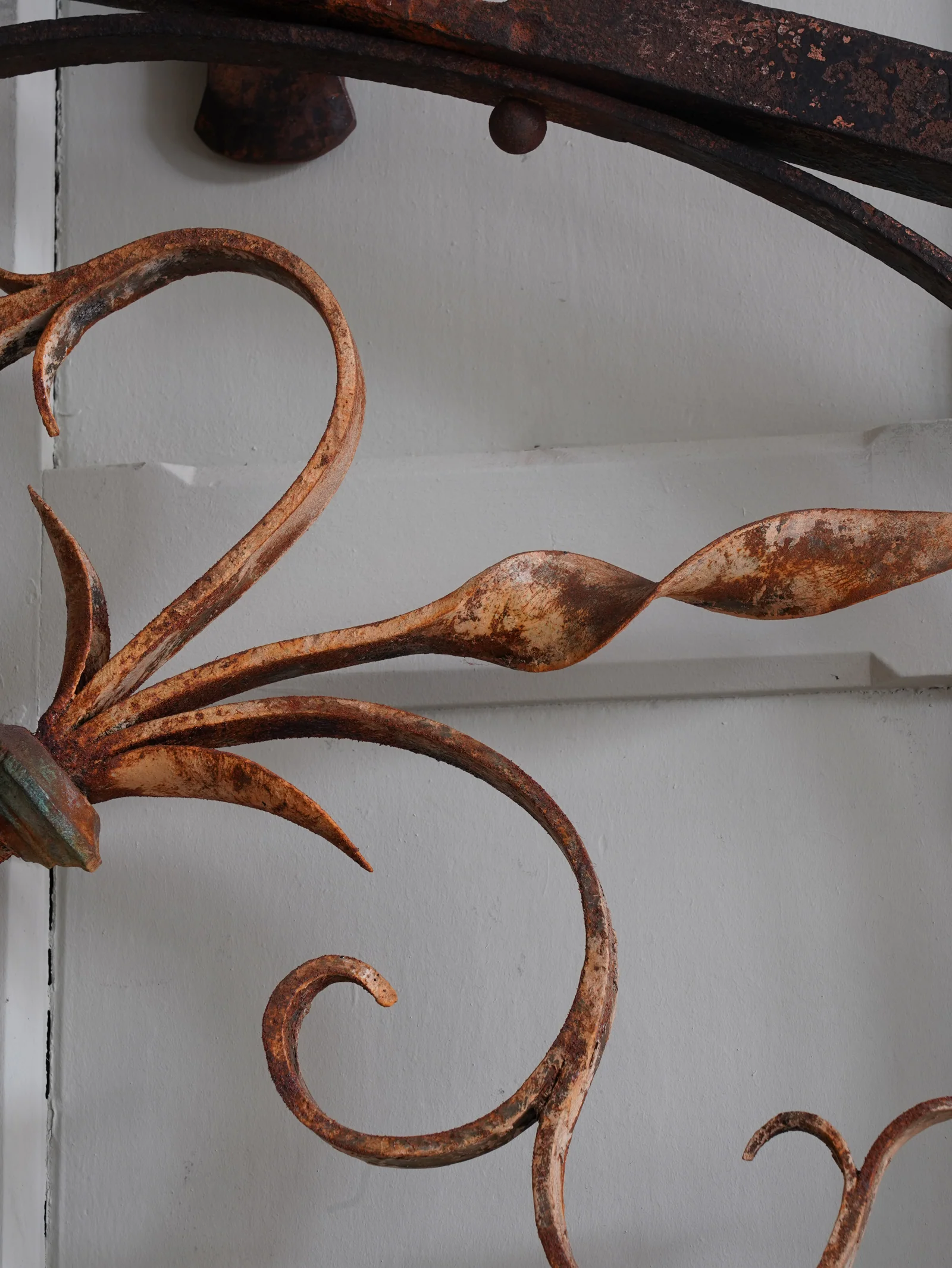 A George III Wrought Iron Overthrow - Image 7