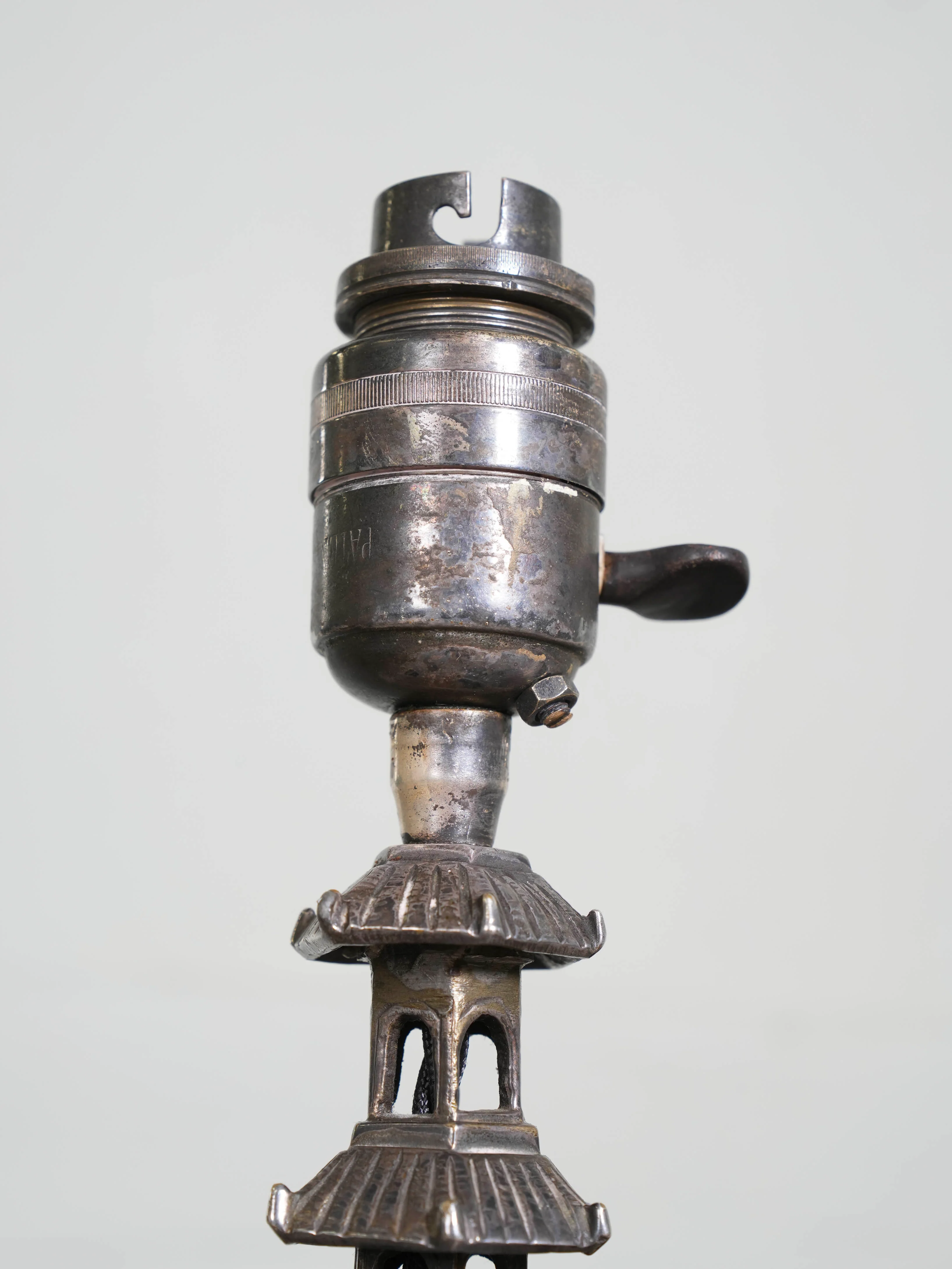 A Pagoda Table Lamp - Image 10