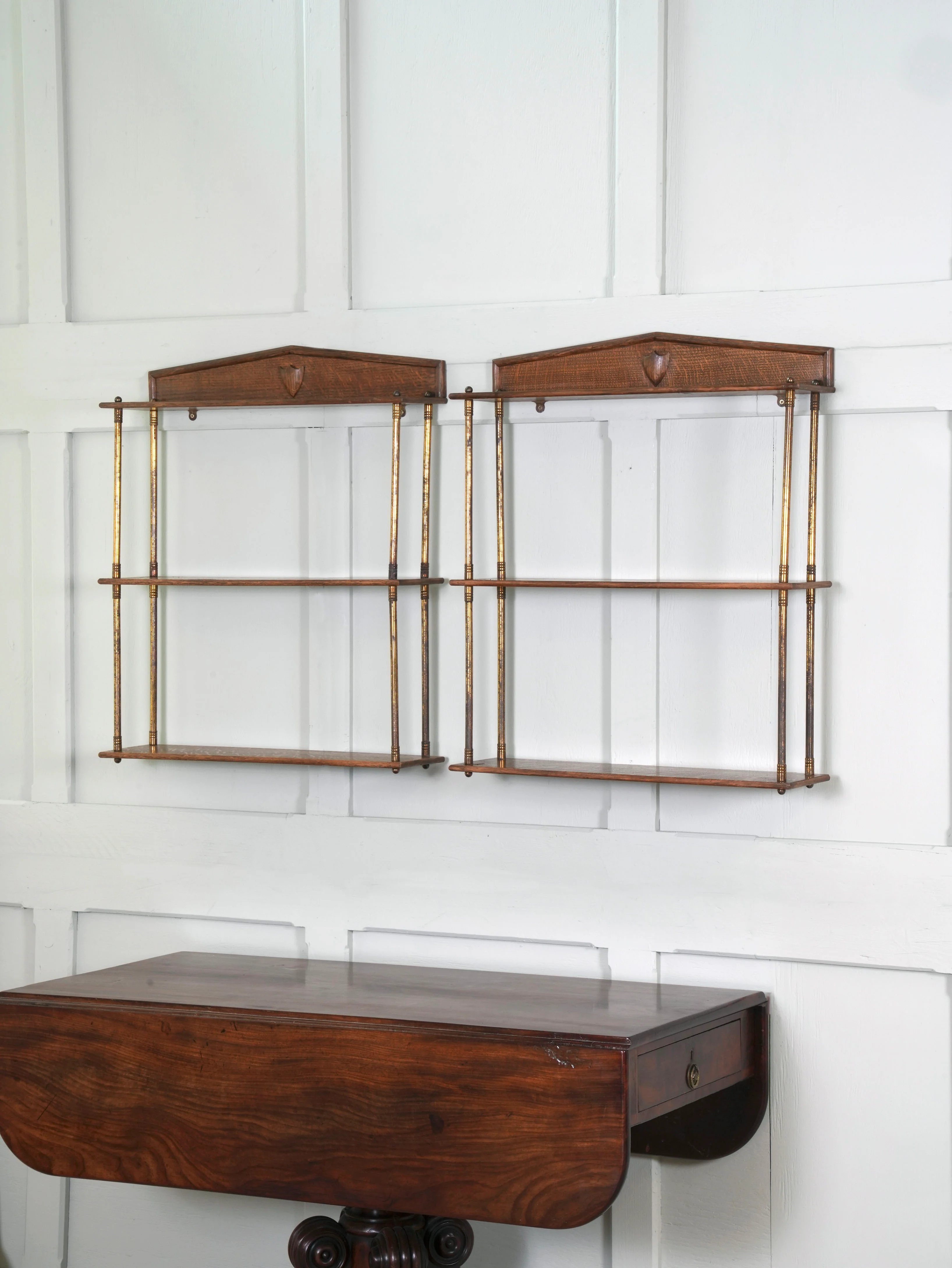 A Pair of Gilt Brass & Oak Hanging Shelves - Image 3